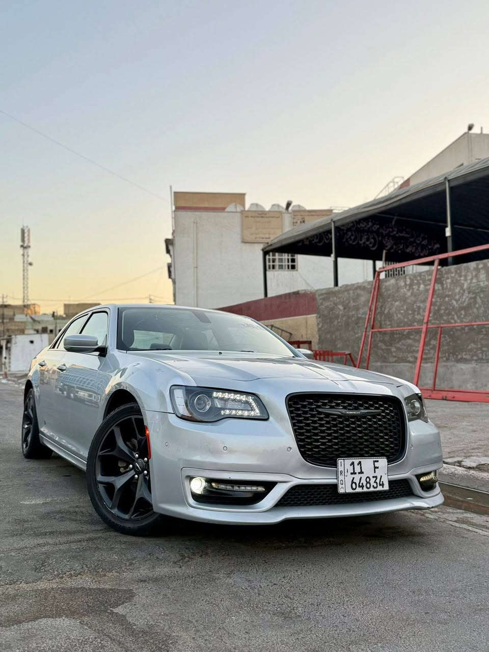 سلام عليكم
أوباما كلايسلر 

دخول جديد كتاب ضباط 
تحويل مباشر 

موديل 2022

فوول مواصفات عدا الفتحه 

حساس امامي خلفي 

رادار جانبي 

اشاير مريء 

كشنات جلد 

تدفئه / تبريد 

تحكمات ستيرن 

مثبت سرعة 

الحادث : بدون اي تبديل البنيد نفسيته مصلح هوه ودعاميه 

مكان بغداد 

سعر خاص 

***********

