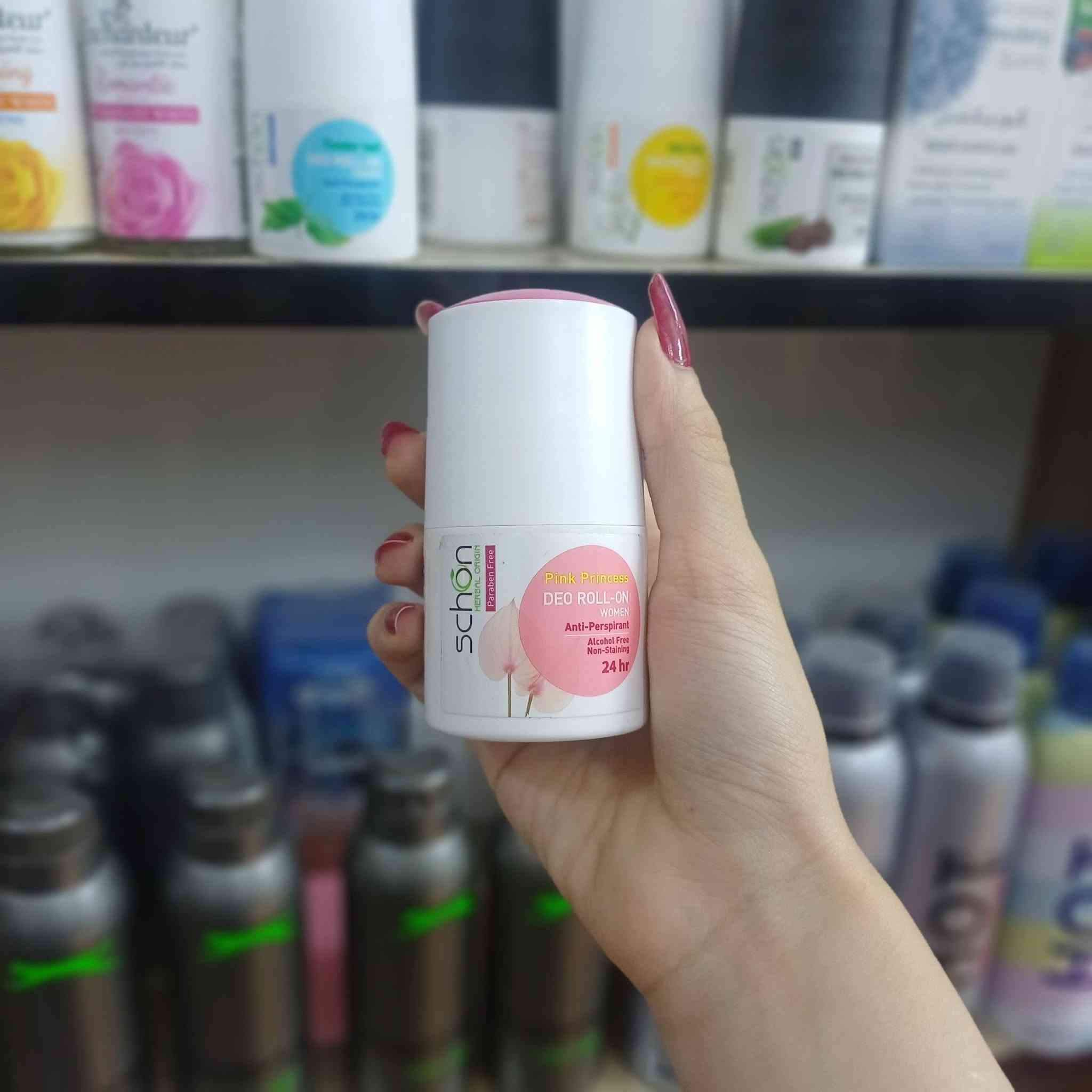 ✨ مزيلات عرق Schøn رول أون ✨
حماية وانتعاش يدوم وياج طول اليوم 💕

🌸 Pink Princess – رائحة ناعمة وأنثوية
🌼 Silk Petal – رائحة لطيفة ومنعشة
🌿 Tender Leaf – انتعاش ورائحة خفيفة
🖤 Black Forest للرجال – رائحة مميزة ومنعشة

✅ مضاد للتعرق
✅ بدون كحول
✅ غير مسبب للبقع
⏰ حماية تصل إلى 24 ساعة

💰 السعر: 4000 دينار فقط
📍 بغداد – سبع البور، مقابل مطعم المضايف
📞 للطلب: *********** 💕
