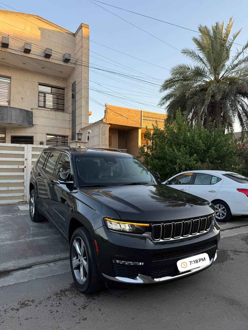 السلام وعليكم
للبيع2024 Jeep Grand Cherokee L Limited
جيب ليمتد بلاص يعني فول ١ على ١
رقم بغداد الجديد
بأسمي كتاب شهداء
لون اسود كذاب  
ماشية 28000 

المواصفات:-
بصمة تشغيل 
بصمة ابواب وصندوق
ثلاث شاشات بالدشبول 
تشغيل عن بعد 
بانراما 
كشنات Vib منفصل 
كشنات تدفئة تبريد 
تبريد منفصل ثلاث قطع
شاشة جبيرة
كير ماوس 
درايف مود 
انظمة قيادة
وتحكم بالقيادة
صندوق كهرباء
كشنات جلد لون بيجي 
كشنات كهرباء
كشن خزن ميموري
سستم صوت ALBINE
نقط عمياء
رادار امامي
رادار جوانب
تحديد مسار 
وقوف ذاتي
حساسات امامي خلفي 
مراية وسطية كامرة
٥كامرات ٣٦٠
هند بريك دكمة
تحكم استيرن
هيتر استيرن
شفتات استيرن
 منافذ تايب سي
لايتات زينون 
لدات امامي
بكلايت لد 
سبير منازل
جام اوتو
ويل كب كروم 

السيارة بيهة صبغ بنيد وجاملغ
بدون دواخل شرط الفحص 
السيارة جاهزة بدون اي نقص   
اي استفسارت تعال خاص او اتصل
***********
عنوان بغداد
حي الخضراء
