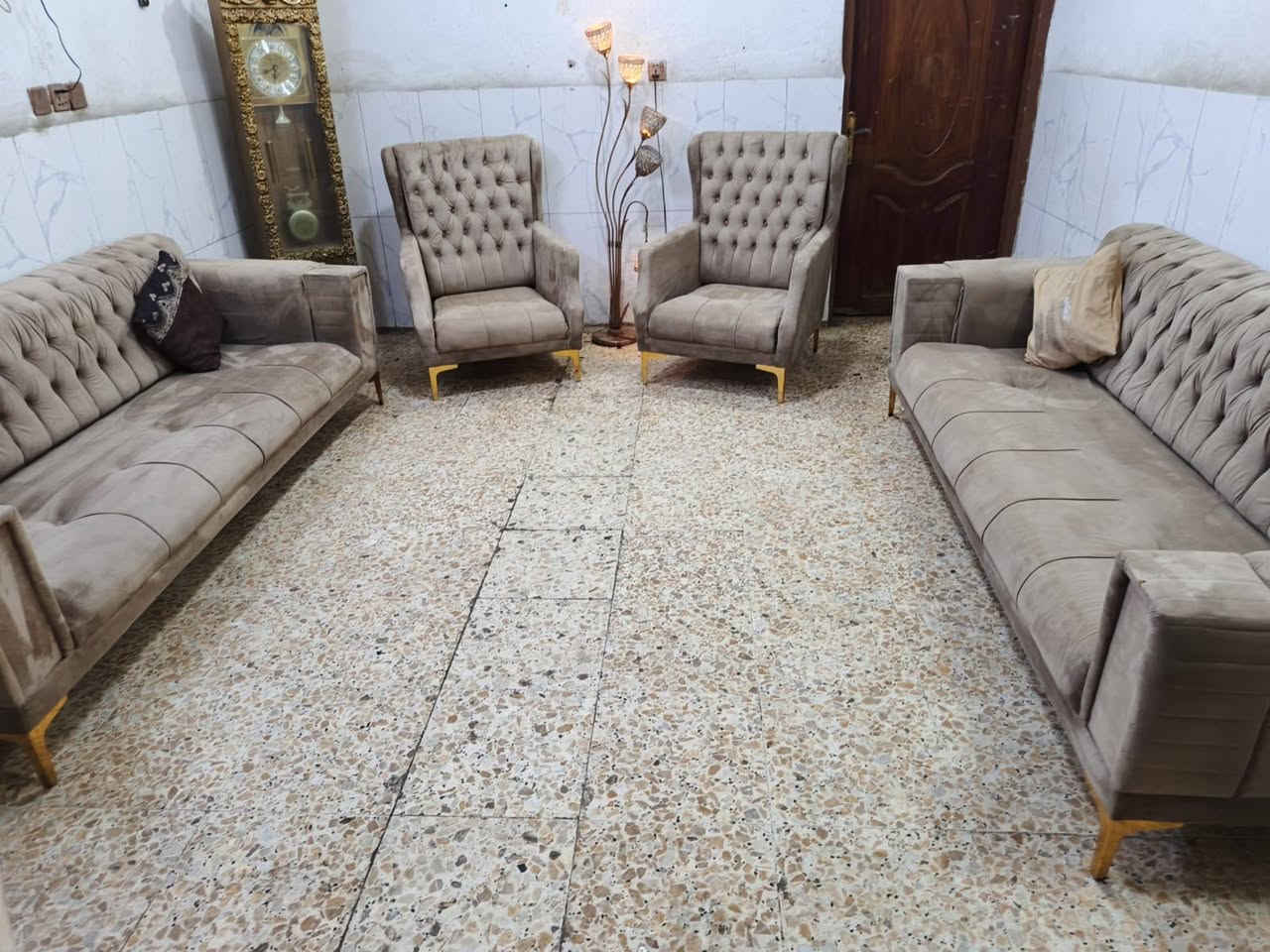 قنفات • ٨ مقاعد • منصور الوشاش