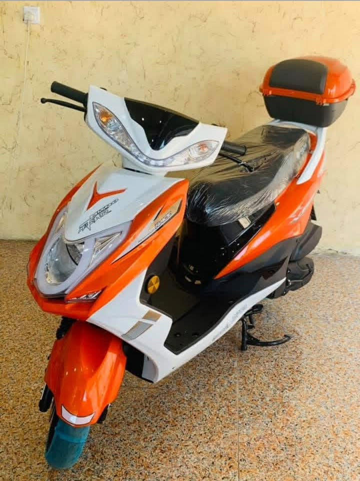 2021سوبر سكنس 
مواصفات الدراجة
١: محرك (125cc)⚙️
٢: سرعة 120 كم🧭
٣: دواسات اضافيه اصلي شركة⛸⛸
٤: لدات اضافيه بالوجه 
٥: كشن طبي اصلي ☑️
٦:دبلات 2خلفية💈
مستعمله بس الجاد يدخلي واتساب السعر 700 وبيها مجال

‭***********‬

