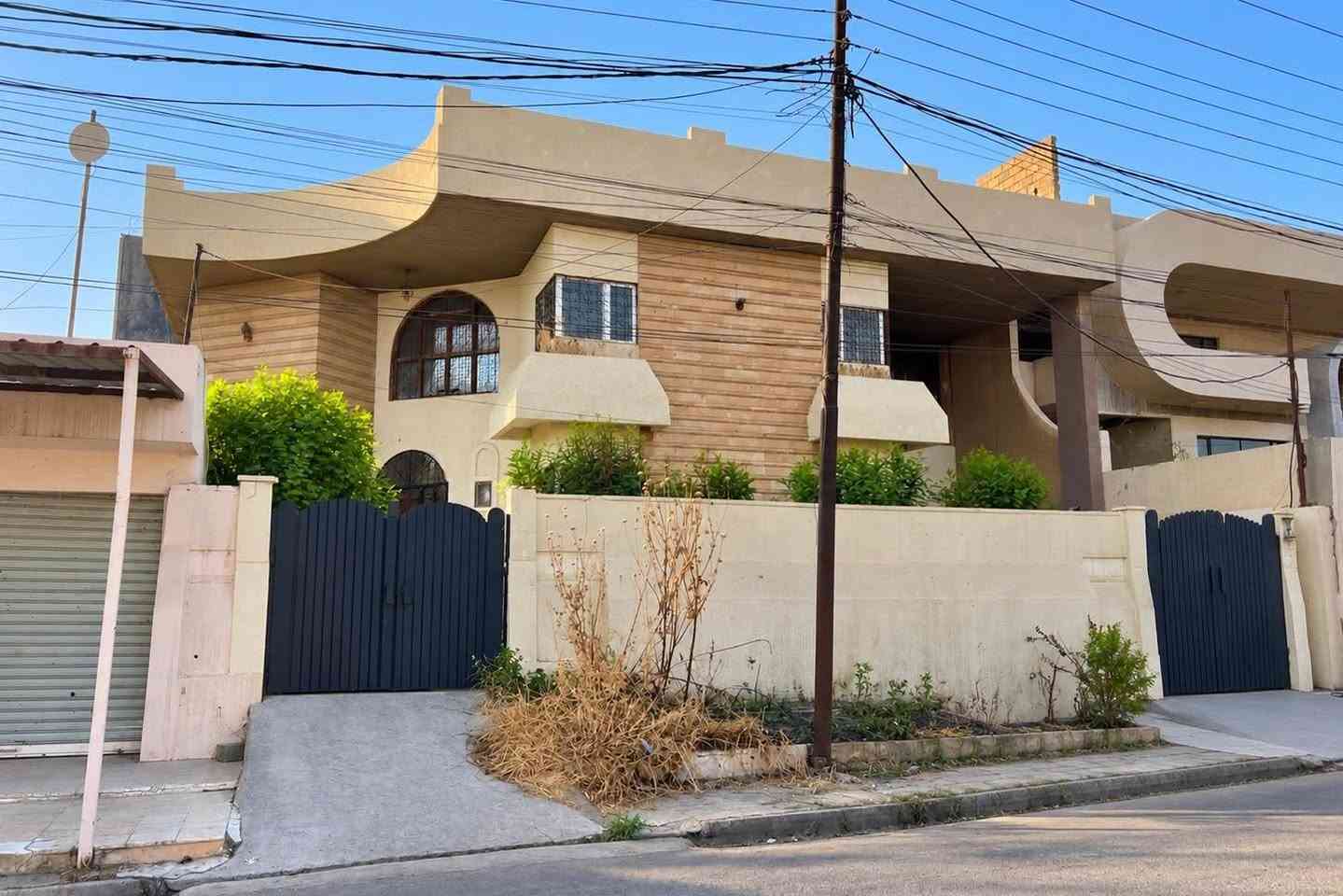 بيت للبيع – موقع تجاري مميز في حي الفلاح

فرصة مميزة للاستثمار، العقار يقع على الشارع العام وفي موقع حيوي مقابل مبنى المحافظة القديم.

📍 الموقع: حي الفلاح
📐 المساحة: 460 م²
🏪 موقع تجاري مميز
🛣️ على الشارع العام
🏢 مقابل مبنى المحافظة القديم

للاستفسار وتحديد موعد لمشاهدة العقار:

📞 ***********
📞 ***********

🏠 مكتب الصباغ لتجارة العقار
📍 حي البريد – مقابل مطعم أبو ليلى

#عقارات_الموصل #حي_الفلاح #بيت_للبيع #عقار_للبيع #عقار_تجاري #مكتب_الصباغ #الموصل
