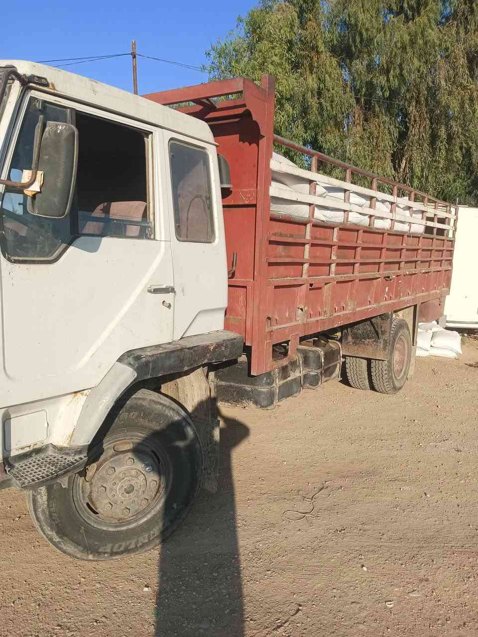 سلام عليكم سياره للبيع ميسيبوشي موديل 91 فحل بيع او مراوس حسب القناعه سنيه الل 27 باقي التفاصيل علا رقم الهاتف ***********
