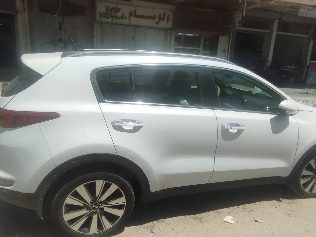 سبورتج موديل2017
جي تي لاين

مكفوله فقط صبغ شبر جاملغ الأيمن

رقم بغداد جديد تحويل  كامل المواصفات

 بدون فتحة 

تشغيل عن بعد

111الف كيلومترحقيقي

رقم بغداد

السعر 165ورقة بيها مجال بسيط

*********** بغداد شارع فلسطين
