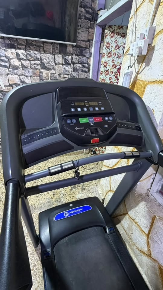 جهاز جري Fitnes Horizon أمريكي مستخدم

الوصف

الشركة المصنعة: Horizon Fitness.

* بلد العلامة التجارية: الولايات المتحدة الأمريكية.
* مستخدم

الموديل: T101

المواصفات

* قوة المحرك: حوالي 2.5 إلى 3.0 حصان (HP).
* السرعة: من 0.8 إلى 16 كم/ساعة تقريبًا.
* الميل (Incline): حتى 10%.
* أقصى وزن للمستخدم: حوالي 150 كغم.

السعر: 550 ألف

الموقع: البصرة الزبير

للتواصل

***********
