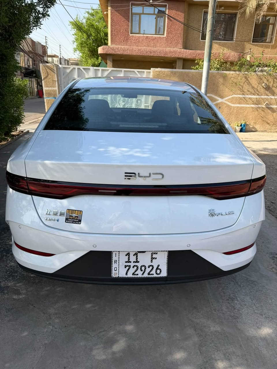 السلام عليكم للبيع فقط بدون مراوس نقد بدون اقساط BYD 2025 كن بلاس قبل شهر رقمتها على ايدي ماشية 7 الف كليو متر المجموع الكلي رقم بغداد باسمي كفاله عامه بدون شخط او رصعه سونار مرفق مواصفاتها معرفة غراضها كامله شاحن اصلي وفوم وكارت الشاشه محدثه اخر تحديث مع تنزيل كل البرامج بيها دخل زيتوني اصلي مكاني بغداد السعر 21 مليون وبيها مجال قليل 
***********
