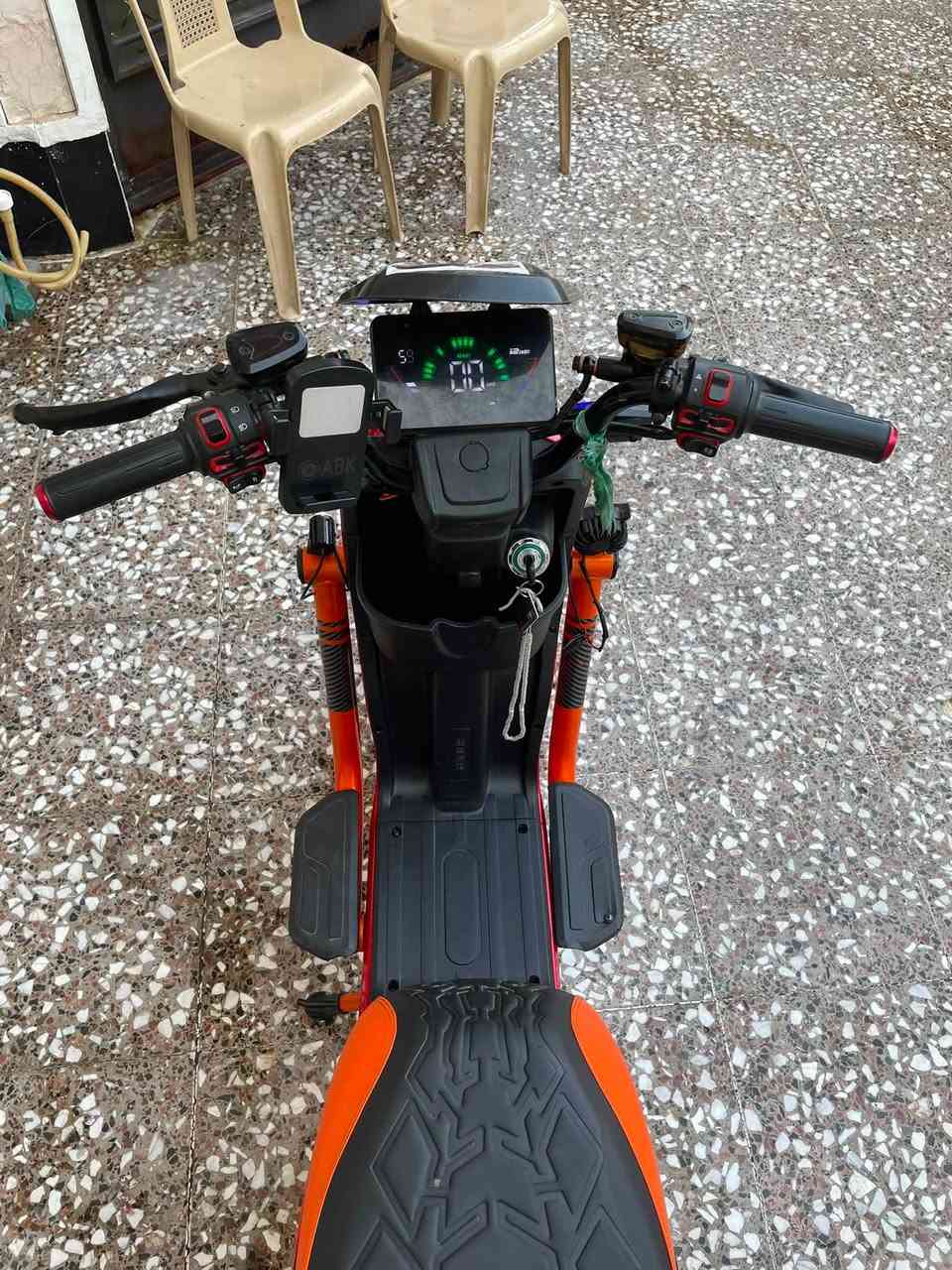 دراجه شحن مقفوله 
لسم/ X900
سعر 650/وبي مجال
رقم /***********
