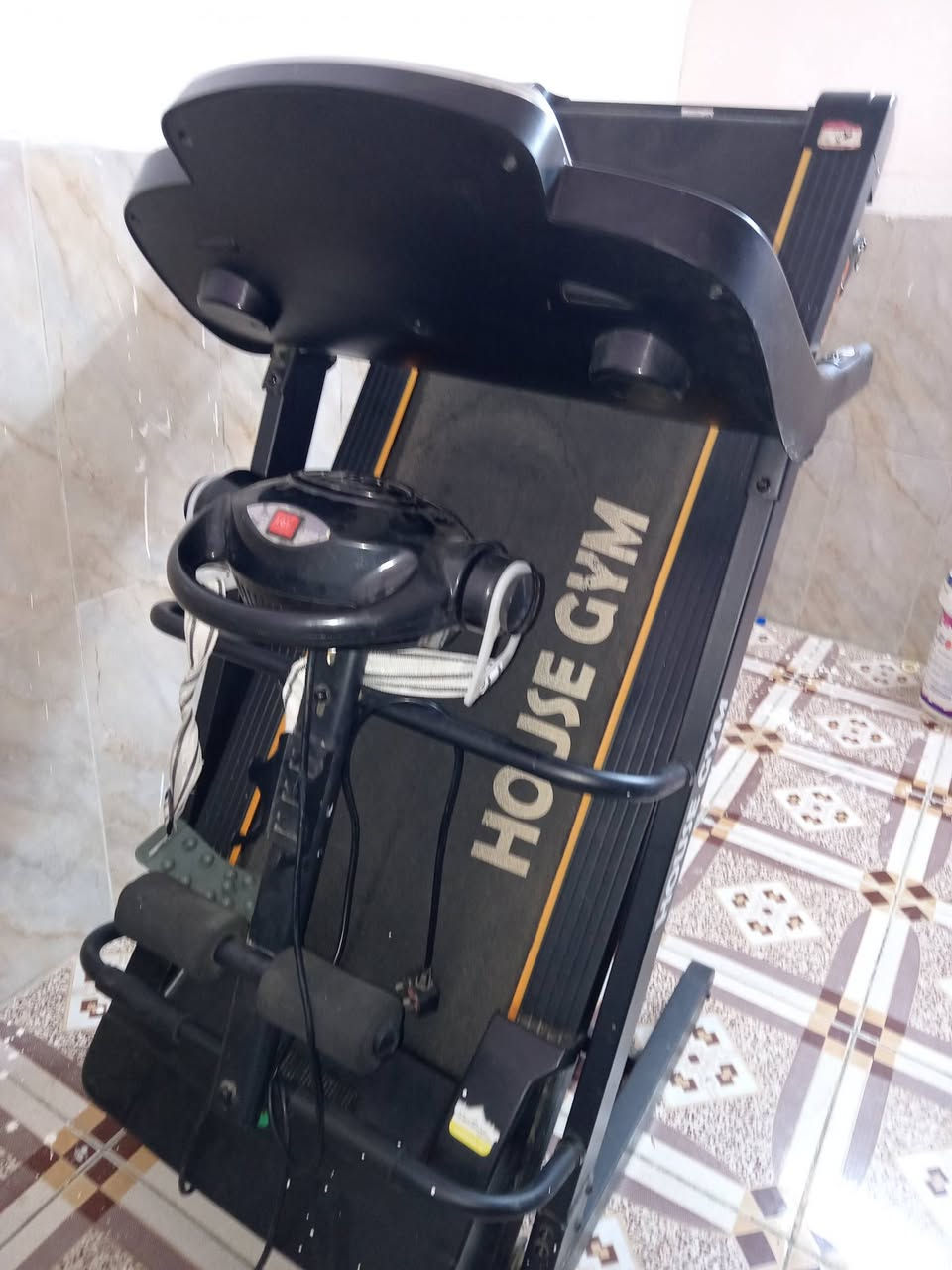 موديل House Gym F20 يتحمل لحد وزن ١٢٠  مستعمل بسعر 325 ألف وبي مجال مكاني سبع ابكار ***********
