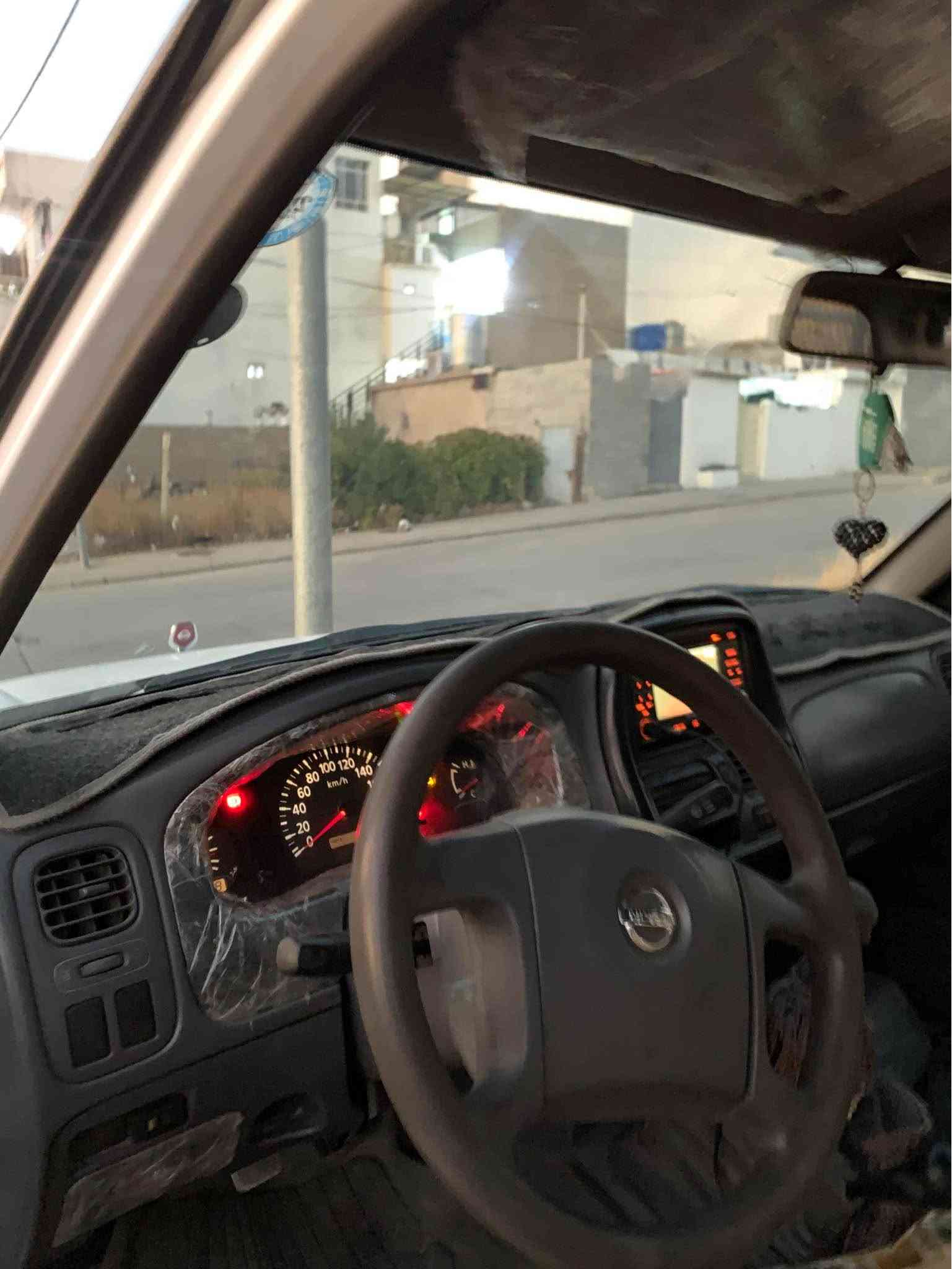 نيسان بيكاب • ٢٠٠٢ • دبل اكسل