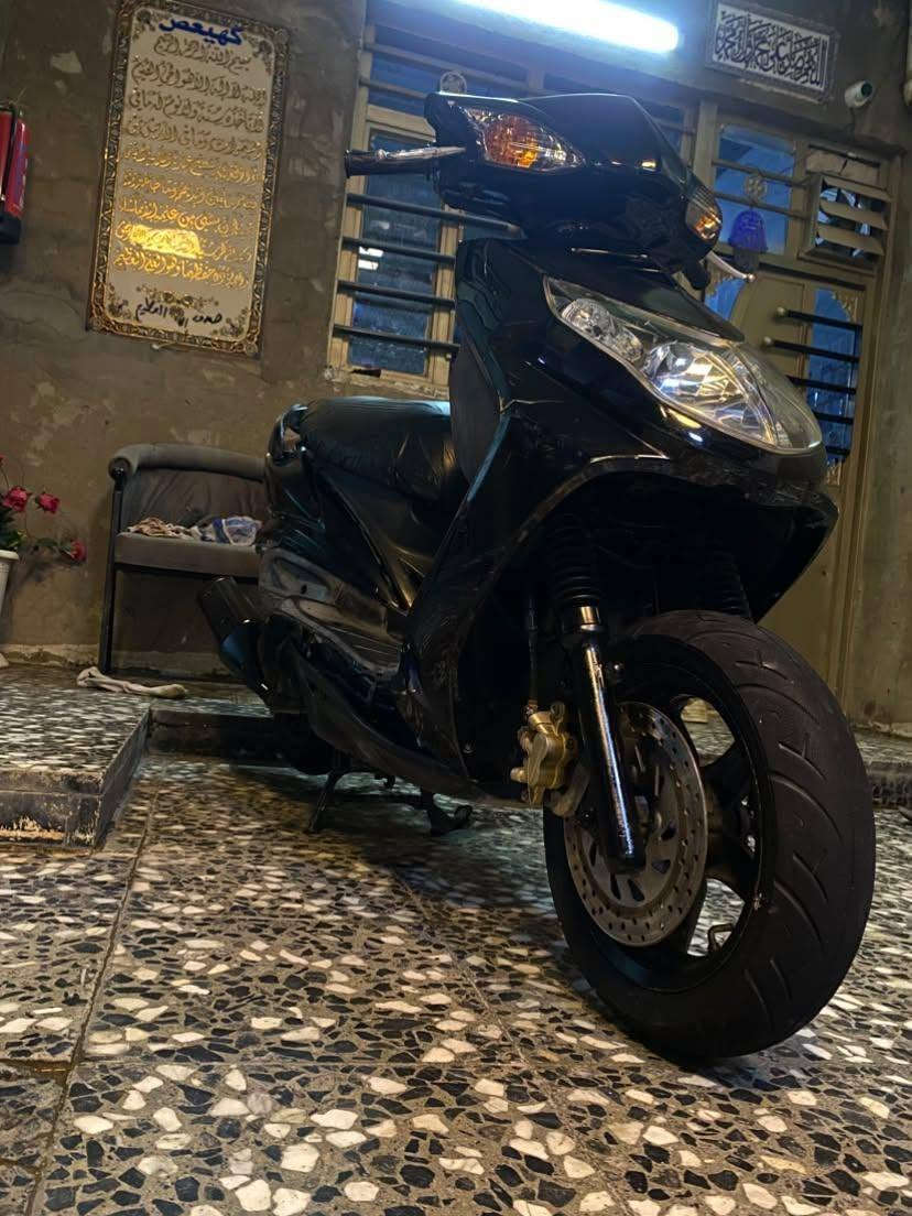 سلام عليكم
سكنس كابريتر 

بيهه شعله تخبل 👍🏻 

دراجه تخبل كفرات فحم 🏴‍☠️ 

تجفيت شركه 🔧 

بيها نقوصات قليله ⚠️ 

مكان بغداد الكمالية 📍 

سعرها 700 مجال حك جيه 📎 

رقم واتساب وانتصال 🕸️ 

***********
