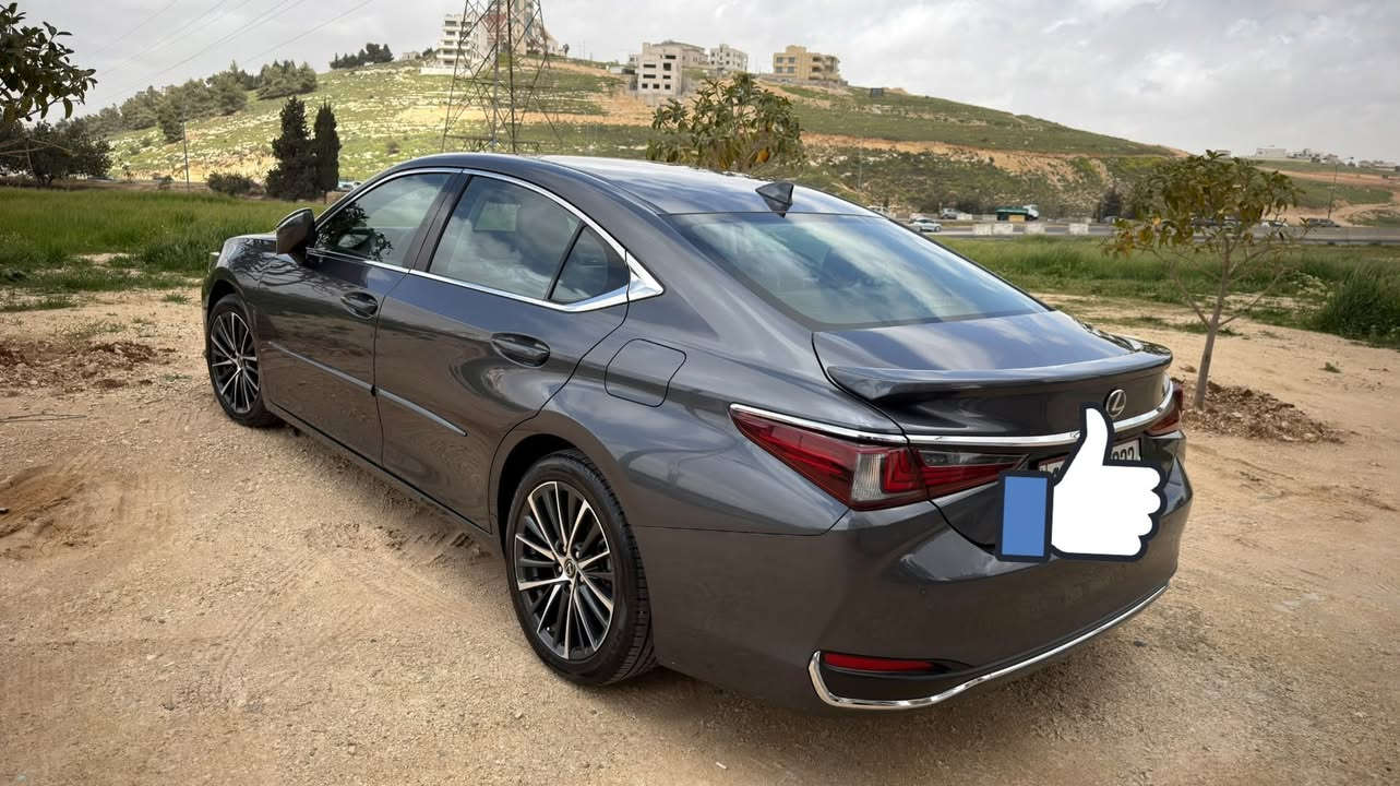 لكيزيز Es300hهايبرد موديل 2023 مواصفات أمريكية لگجري مواصفات معروف ماشية 56 الف كيلو السيارة استيرادي الخاص جدا نظيفة الجاد التواصل خاص رقم مميز ضررها چاملغ يمين مبدل اصلي 
السعر 290 ورقة
***********
