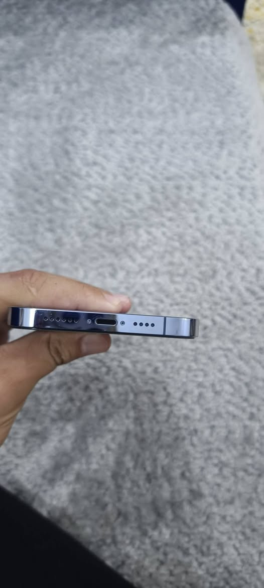 السلام عليكم
13 برو ماكس 
ذ512 
بطارية 94%🔋
جهاز نضافة عالية جداً
مكفول مامبدل اي قطعه وتر بروف 
جهاز تأخذه عله الفحص. 
 📍مكاني بغداد المحمودية 
📞رقم الهاتف ***********

نص مكتوب في الصور:
- ١٢:٥٥
- حالة البطارية والشحن
- كما هو الحال مع البطاريات القابلة لإعادة الشحن، بطارية الهاتف قابلة للاستهلاك وتصبح أقل فاعلية مع الوقت. معرفة المزيد...
- الحد الأقصى للقدرة
- ٩٤٪
- هذا قياس لقدرة البطارية مقارنة بقدرتها عندما كانت جديدة. قد تتسبب القدرة المنخفضة بتقليل ساعات الاستخدام بين عملية الشحن والأخرى.
- أقصى قدرة للأداء
- ستساعد الأنظمة المضمنة في النظام والمكونات في تخفيف آثار الأداء التي قد تلاحظها أثناء التقدم الكيميائي في عمر بطارية iPhone.
- شحن البطارية المحسن
- للحد من استنزاف عمر البطارية، يتعلم الـ iPhone من عادات الشحن اليومية، بحيث ينتظر ولا يتجاوز ٨٠٪ حتى يحين موعد حاجتك إلى استخدامه.
- حول
- الاسم
- م.أ.ابوفليحه
- إصدار iOS
- 26.6.1 >
- اسم الطراز
- iPhone 13 Pro Max
- رقم الطراز
- MLL03LL/A
- الرقم التسلسلي
- P63QDFHJ6G
- انتهت صلاحية التغطية
- الأغاني
- الفيديوهات
- ٢٨
- الصور
- ٧٨٣
- التطبيقات
- ۸
- السعة
- ٥١٢ غ.ب.
- متوفرة
- ٤٨٤,٤٤ غ.ب.
- عنوان Wi-Fi
- DC:53:92:0C:8A:4C