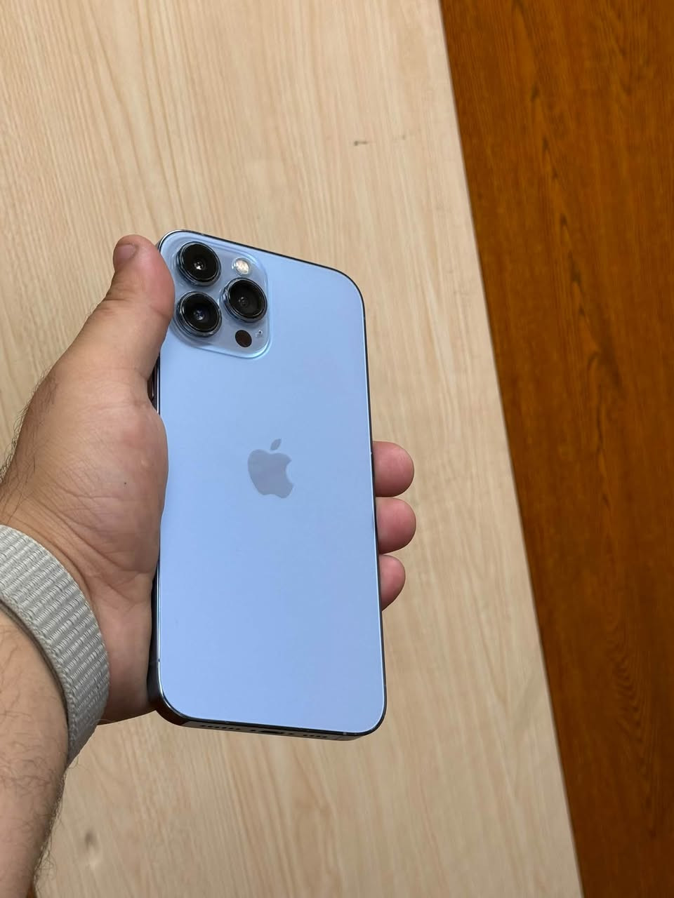 ✔️iPhone 13 Pro Max
ايفون 13 برو ماكس  بحري

ذاكره 128

بطاريه 76 شرط مامصعد ولا مفتوح 

نضافه الجهاز 100‎%‎ 

تك سيم 

نموذج m

موصل / حي السكر 

توصيل ماعندي

السعر 640 الف

 ماداخل اي صيانه وضع شركه اذا ماحبيت تاخذ الاحسن منه

***********
