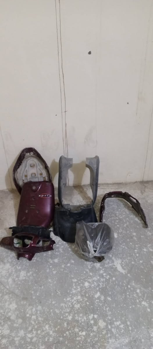 السلام عليكم متوفر أغراض دراجه يوماها بطه دراجه كامله بس بدون شاصي السعر 50 والعنوان الجديده الرقم:-***********
