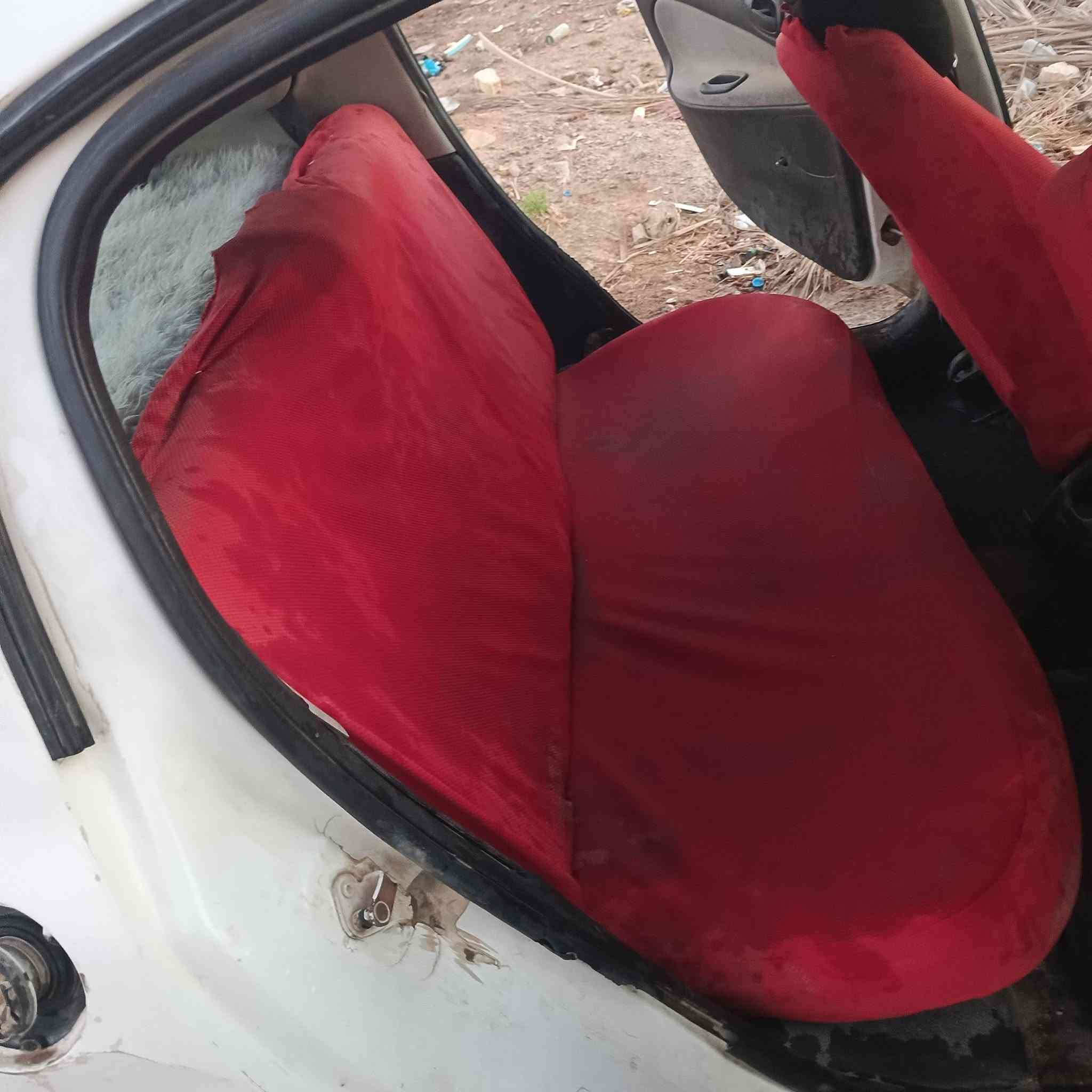 السلام عليكم بيجو فرنسي للبيع ادوات
شغاله نكره سلف بيه كتاب مال مزاد ماسسة الشهداء 
العنوان الشعب الثعالبه السعر 1300 وبيه مجال
***********
