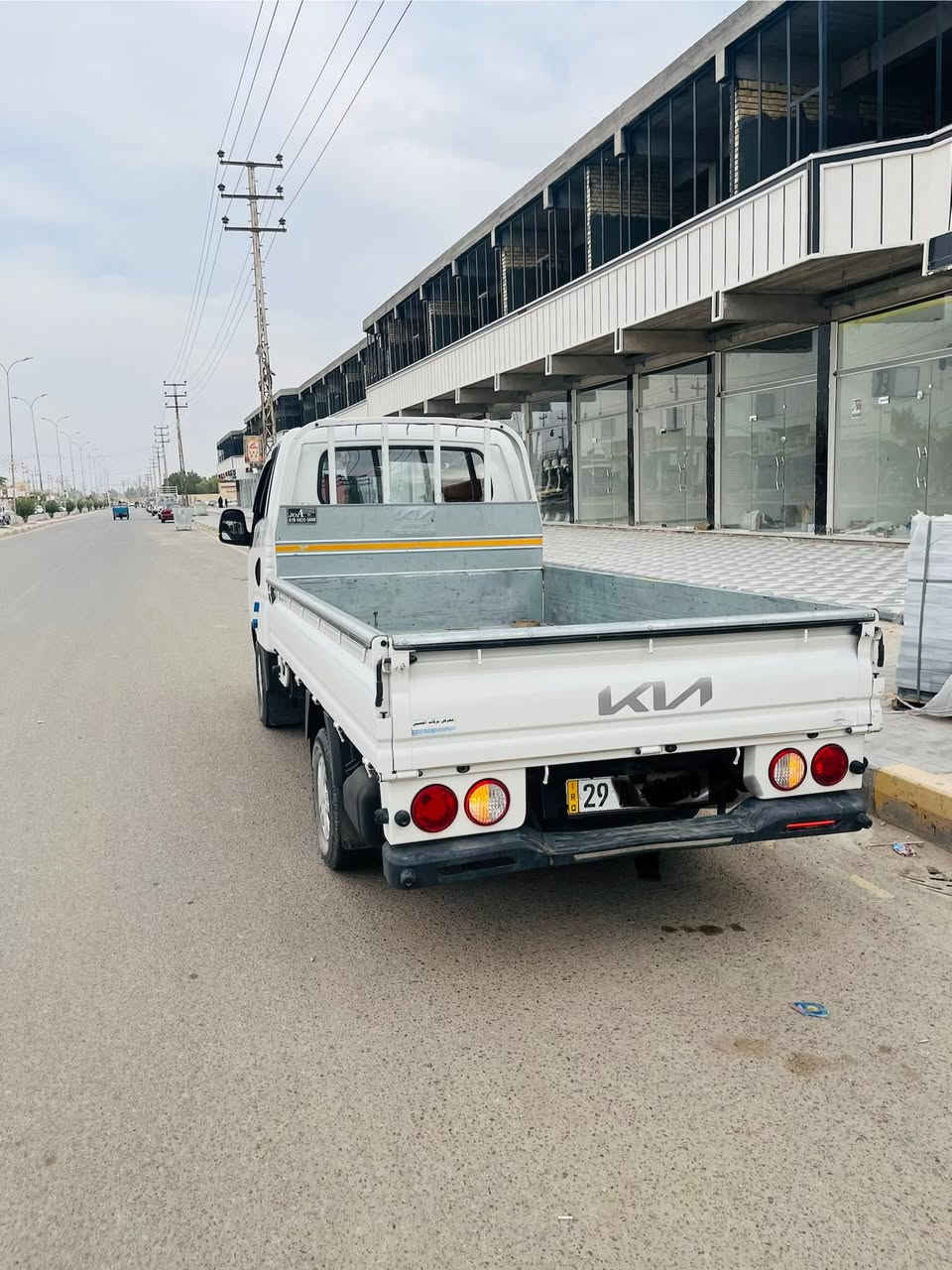 كيا ٢٠٢٤ • مكفولة • ضربة بالباب