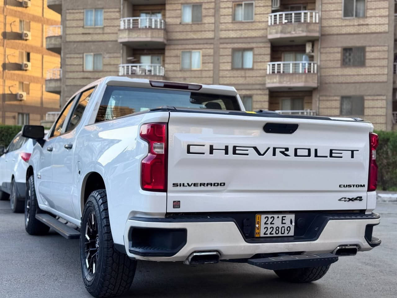 السلا عليكم

شيفروليت سلفرادو

Chevrolet Silverado
السعر 245$

لون ابيض

والمرغوب (باب طويل بدي قصير)

 موديل : 2020

محرك : 5300 V8 ( المرغوب )

كير :  6 سرعات ( المرغوب )

ضرر قطعه وحده فقط
واضح بالصوره

رقم شمالي بإسمي تحويل ثاني يوم
و الهزه كامله 

(المواصفات)

- فور ويل 

- تشغيل و إطفاء عن بعد 

- فتح النوافذ عن بعد 

- إناره ترحيب 

- صندوق الخلفي كهربائي

- كامره خلفيه 

- مانع إصتدام مع فرامل 

- سياقه ذاتيه 

- حساسات إطار 

- شاشه تدعم(ابل كار بلي+واندرويد اوتو)

- مثبت سرعه 

- تبريد ثلج  + تدفئه  

- تبريد قطعتين 

- تسع السياره إلى 6 ركاب 

- مانع نزلاق

- سايد بريك كهربائي

- تنفيذ الأوامر الصوتيه 

- تحكمات ستيرن 

- دهن الگير جديد 

- سبير و ملحقاته جاهزه / + تايرات ثنين نضيف جدا اضافيات

الاضافات:

- دوسات ب200$
- طخم ويل جديد 1200$
- غطاء بدي 250$ 
- لايتات زينون 

كلشي واضح بالصور و السونار + فقط مأشر سيرفس حجر بيئه بسبب البانزين بالعراق العظيم 

وتحياتي للجميع

مكان السياره صلاح الدين / قضاء الدور 

***********

