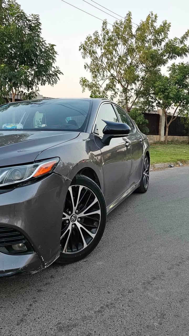للبيع | Toyota Camry LE 2019 🇺🇸

سيارة نظيفة وجاهزة للاستخدام اليومي، بحالة ميكانيكية ممتازة، ومفحوصة بالكامل بتقارير حديثة من مركزين متخصصين.

المواصفات:
🔹 تويوتا كامري LE موديل 2019 (أمريكي)
🔹 محرك 2.5 اقتصادي وقوي
🔹 ممشى 173,000 كم
🔹 رقم بغداد

الفحص:
✅ المحرك ممتاز
✅ الجير ممتاز
✅ التعليق والتبريد بحالة ممتازة
✅ البريكات والإطارات سليمة
✅ الفحص الإلكتروني سليم ولا توجد مشاكل بالمحرك أو الجير أو الـABS أو الإيربگ.

الهيكل:

* تبديل: بونيت، صدام أمامي، صدام خلفي.
* صبغ: الجانب الأيسر وبعض القطع التجميلية.
* رشمات بسيطة بالجانب الأيمن والسقف.
* يوجد تصليح بسيط في مقدمة البدن، ومثبت في تقرير الفحص.

📄 تقارير الفحص كاملة ومتوفرة للجادين.
🔧 السيارة لا تحتاج أي مصروف ميكانيكي، جاهزة للاستخدام مباشرة.

💰 السعر: (138)وبيه مجال للشراي 
📍 الموقع: بغداد
📞 للاستفسار: (***********)
بدون تعاليق سلبيه شراي  اتصل وبلخير علياخذه 
“تنفحص بأي مركز يختاره المشتري، والبيع للجاد فقط.”
