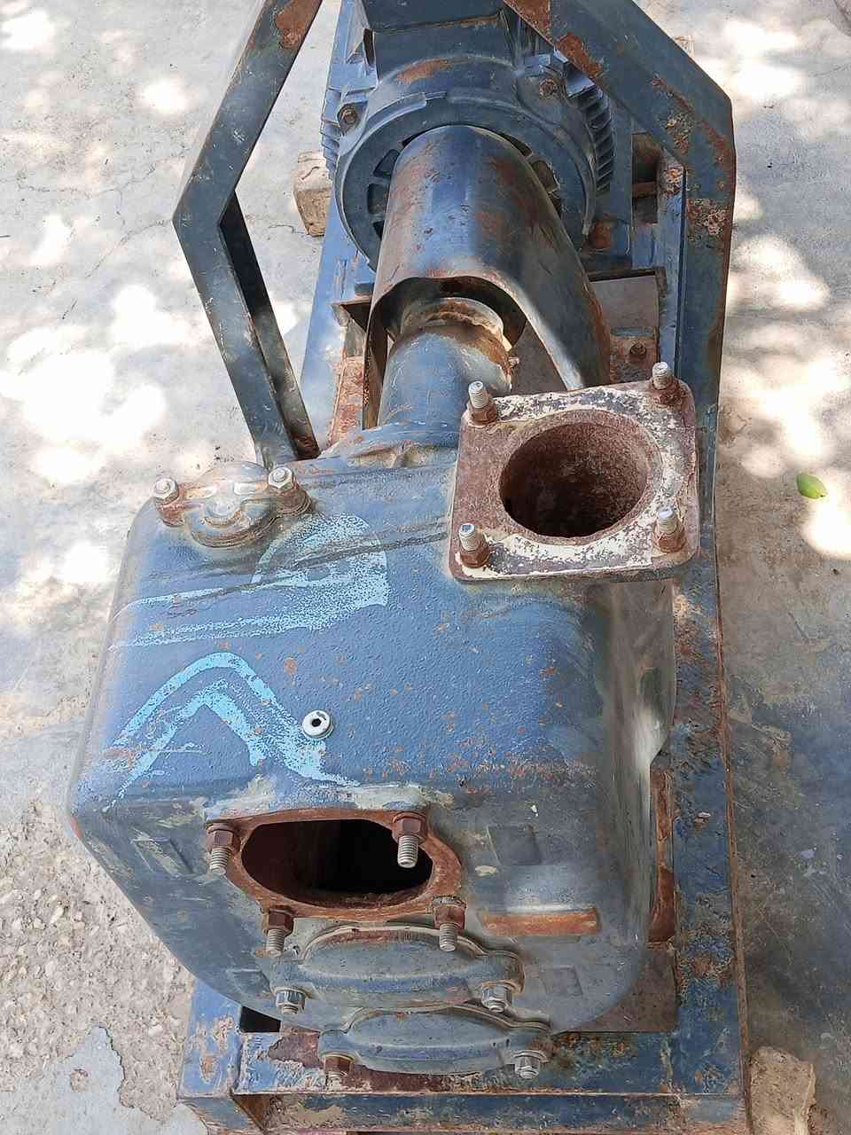 السلام عليكم مضخه ماء كهربائي 4×4
18 حصان المنشأ ايطالي باقي التفاصيل
في البليته علماً استخدام قليل جديد على 
وضع الشركه العنوان واسط الكوت اتصال
***********
