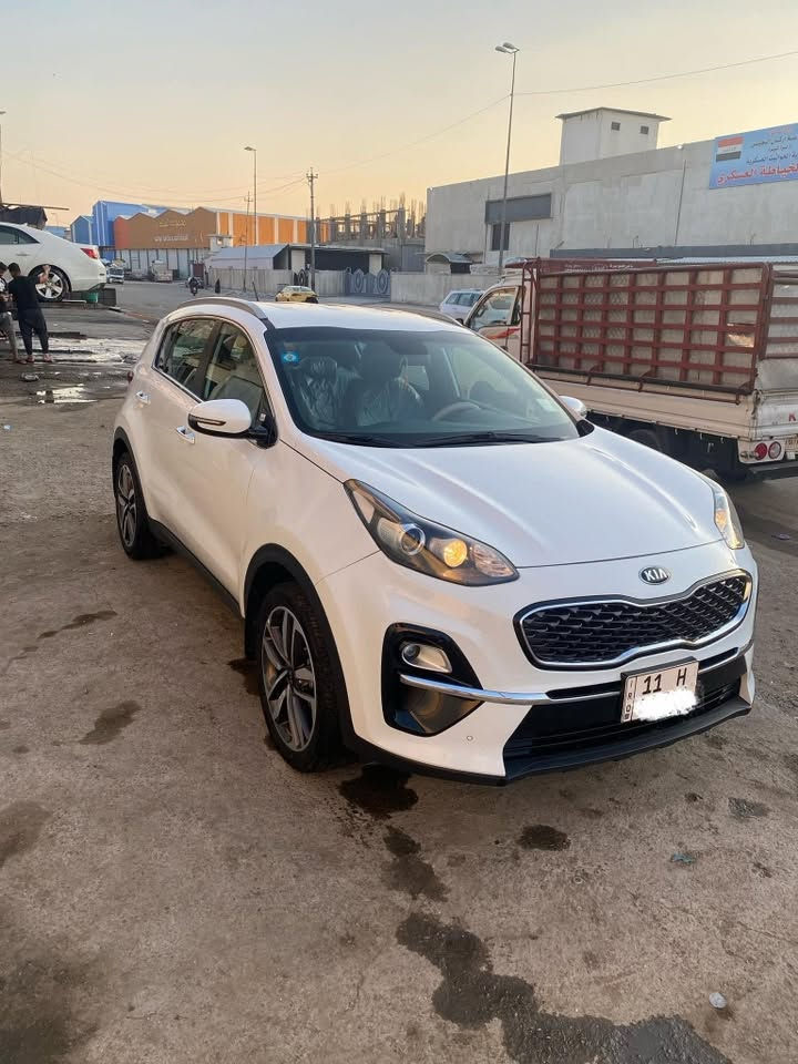 سبورتج 2020 خليجي وكالة الدولية جديدة
السيارة رقم بغداد الجديد باسمي جاهزة من كلشي بس تحول باسمك
السيارة حلوة ونضيفة حيل مال بيت استخدام قليل جدا ومكفولة من الصبغ والتبديل والشخوط والرصعات بس بيها بارد حيل بسيط وميبين وميسوة ينذكر بس اكيد بالفحص يطلع كير ومحرك كفالة
السيارة ماشية 46 الف كم حقيقي وع الفحص ونضافتها تحكم
صدر بعدة ع وضع الشركة واني شادلها تخم تاير وباتري جدد
داخلها جديد بعدة بلزكات الشركة وكشناتها من اخذتها سويتلها دوشمة جلد تفصال كلش حلوة وفوكاها نايلون وارضية مغلفة جلد السبير منازل والعدة كلها مامستخدمة
مواصفاتها نص فول 
محرك 2000 دوش تشغيل سويج شاشة وكاميرا حساسات امامي وخلفي تبريد قطعتين مري شفط واشاير بالمري كشنات جلد بلادي ويل حجم 19 
للتاكيد السيارة جديدة ومتعوب عليها مال جناي 
كلشي ذاكر وموضحة 
للاتصال  ***********
