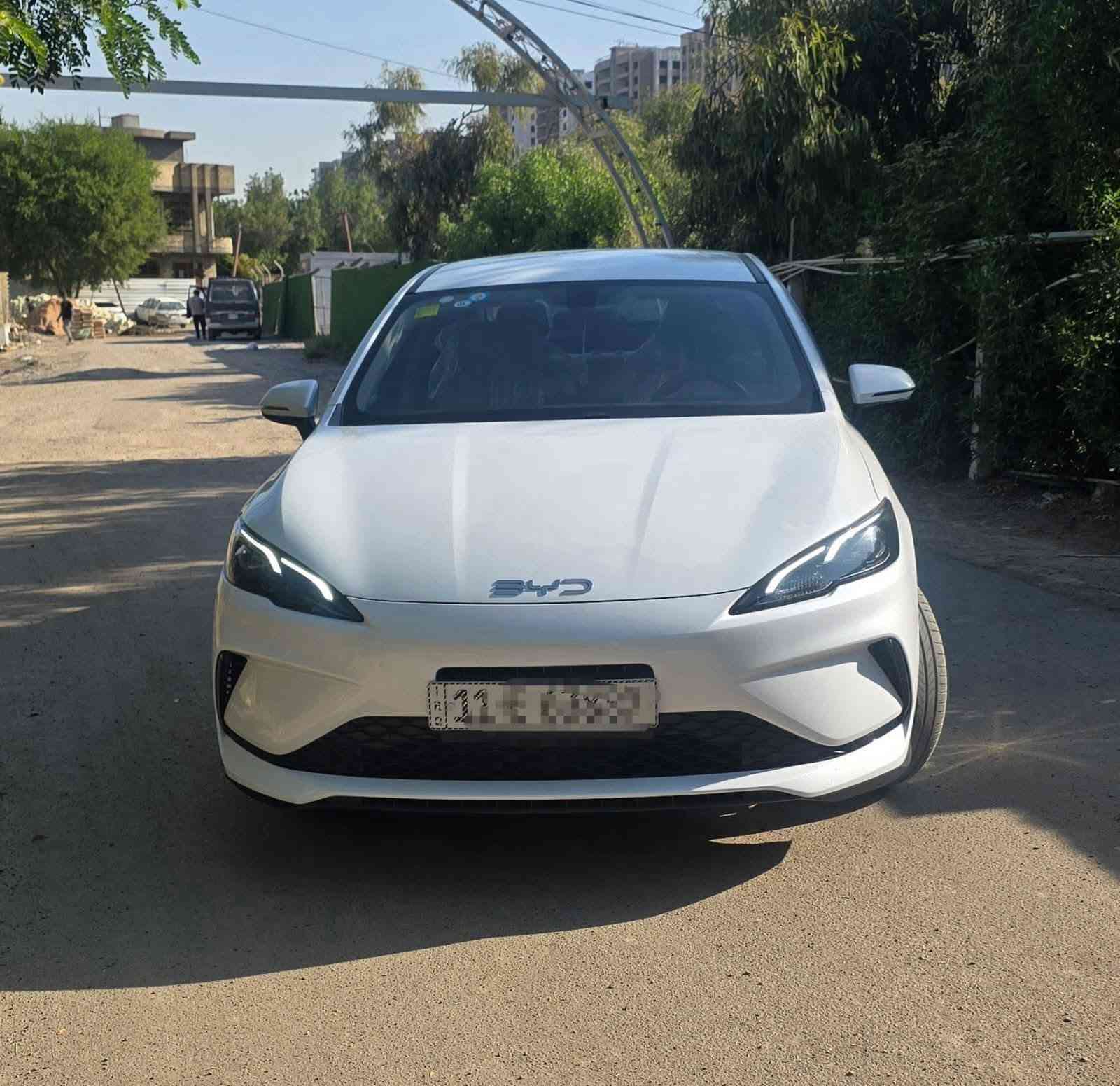 سيل 5 موديل 2025 داخل ابيض ✅ 

ويل كب الكروم بلاد وليس الويل الاسود العادي ☑️ 

سيارة مصروف عليه كاملة مكمله 💵 🆕 
 

بلكن هايبرد  ثلاث انظمه هايبرد + بانزين  شحن ذاتي🔋 + شحن خارجي🪫 تمشيك2200  كيلو سعه خزان الوقود 65 لتر 

 بحالة الوكالة ☑️  كفاله عامه

عداد  كليومتر/  ( 3 ) الف فقط كسر زيرو ✅ 

ملاحظه شاحنه اصليه  + فوم معالج اطار 

🔥مرقم بغداد مثبت لوحات سنويه باسمي 🔥

عنوان /  بغداد القاهرة 

💥محرك يعمل لشحن البطاريه فقط  1500 هجين ثلاث انظمه شحن ذاتي + هايبرد + شحن خارجي☑️ 
💥داخل جلد ابيض لونين  بطاين بوب جلد ابيض واسود ✅ 
💥دركة دي جلد وحياكه ☑️ 
💥بكلايت لد خليه ✅ 
💥بصمه +كارت ☑️ 
💥هاندر بريك بصمه اوتو هولد✅ 
💥كيجات شاشه ☑️ 
💥شاشه كبيره تبريد شاشه✅ 
💥لايت ليد لايت اوتو  + لد صباحي☑️ 
💥اشاير مري✅ 
💥تبريد قطعتين ☑️ 
💥ويل كب اسود بلاد ✅ 
💥ايرباك عدد 10☑️ 

الاتصال ☎️ 

*********** 📞
