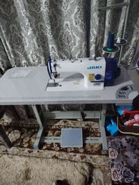 مكينة خياطة • نضافة فول • مستعملة