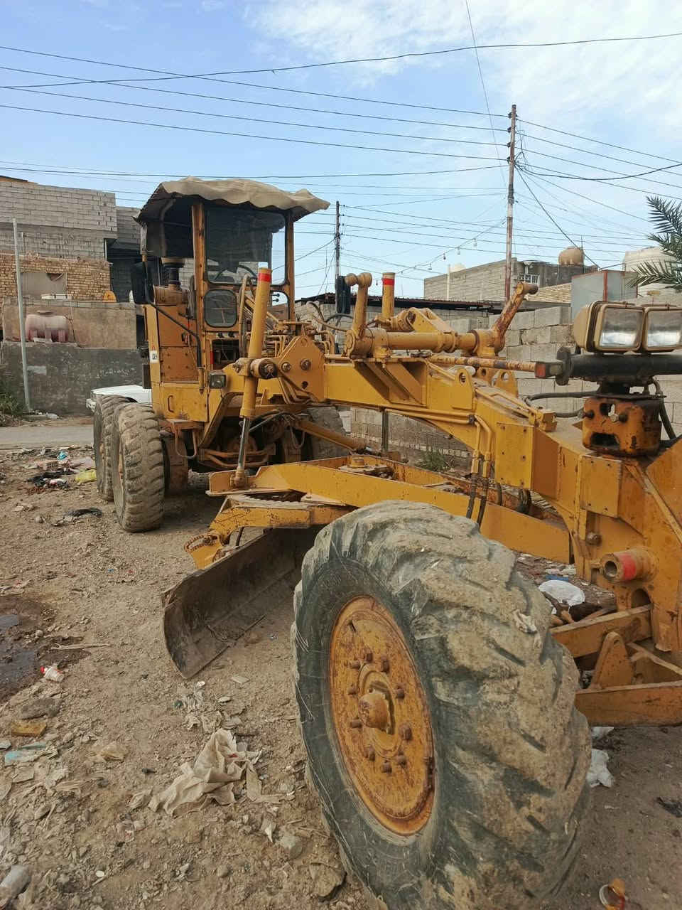 سلام عليكم كريدر  مسيوبيشي  ١٩٨٥ نضيف لا بيع سعر ١٣مليون  وبيها  مجال  العنوان بغداد رقم موبايل ***********
