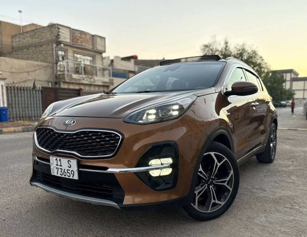 السلام عليكم…
Kia Sportage SX

موديل: 2020

الرقم: بغداد

المحرك: 2.0T-GDI

المواصفات:

* الفئة SX فول سبورت بانوراما

* كير 6 نمر

* بصمة تشغيل

* بصمات أبواب وجنطة

* سايد بريك بصمة

* نظام ترحيب عند الاقتراب

* شيفتات سرعة

* مثبت سرعة

* توقف ذاتي

* 3 وضعيات قيادة (نورمال، اقتصادي، سبورت)

* رادار أمامي وخلفي

* حساسات أمامية وخلفية

* نقطة عمياء

* كاميرا تدور بحركة المقود

* المرايا شفط كهربائي

* إشارات بالمرايا

* الجنطة شفط كهربائي

* جنطة ذكية تفتح عند الاقتراب

* كشنات أمامية كهربائية

* كشنات جلد

* كشنات حار / بارد

* تدفئة مقود

* نظام مناخ منفصل

* مقود حرف D

* تحكم جهتين بالمقود

* شاشة أعطال

* شاشة كبيرة

* أوتو دم

* نظام منحدرات

* مانع انزلاق

* تحديد مسار

* ويل 19

* بدلات نيكل

* 8 سماعات دمام

* نظام حكاية

* 12 وسادة هوائية في الجسم والكشنات

* شاحن وايرلس

* 3 منافذ طاقة ومنفذ USB

* LED ليلي نهاري

* بروجيكتورات

* اريل نكفيشن

* 4 ويل كروم

* ماشية 70.000
السعر من الاخير 17000 $ يعني 170 ورقة 
بغداد الكرخ 
***********
