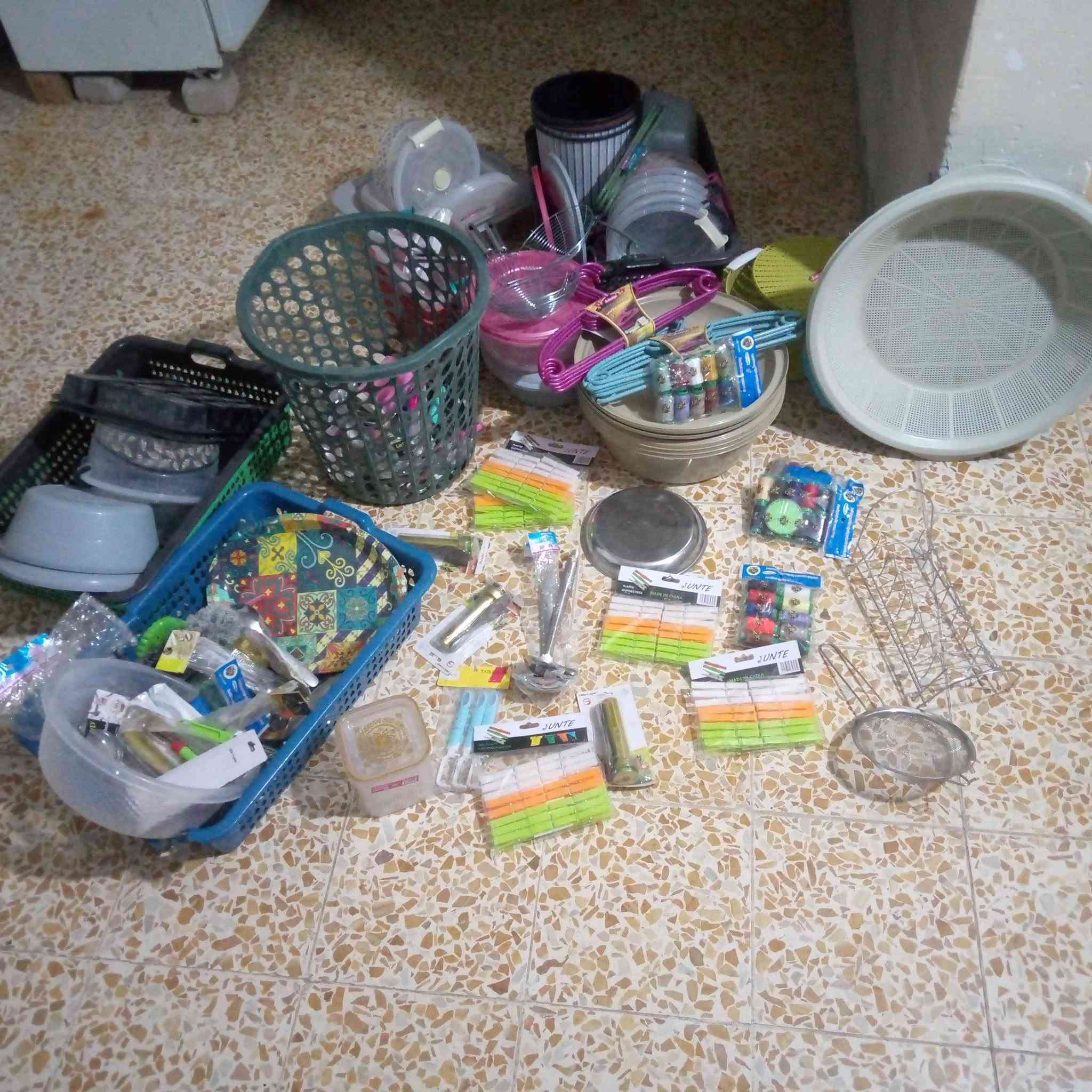 السلام عليكم عندنا اغراض مواعين كل قطعه الف 500 ابيع اغراض كل قطعه 1000 دينار وزايده 500 اذا اي واحد اريد خابرني على هذا الرقم موجود ابيع سعر الجمله ***********
