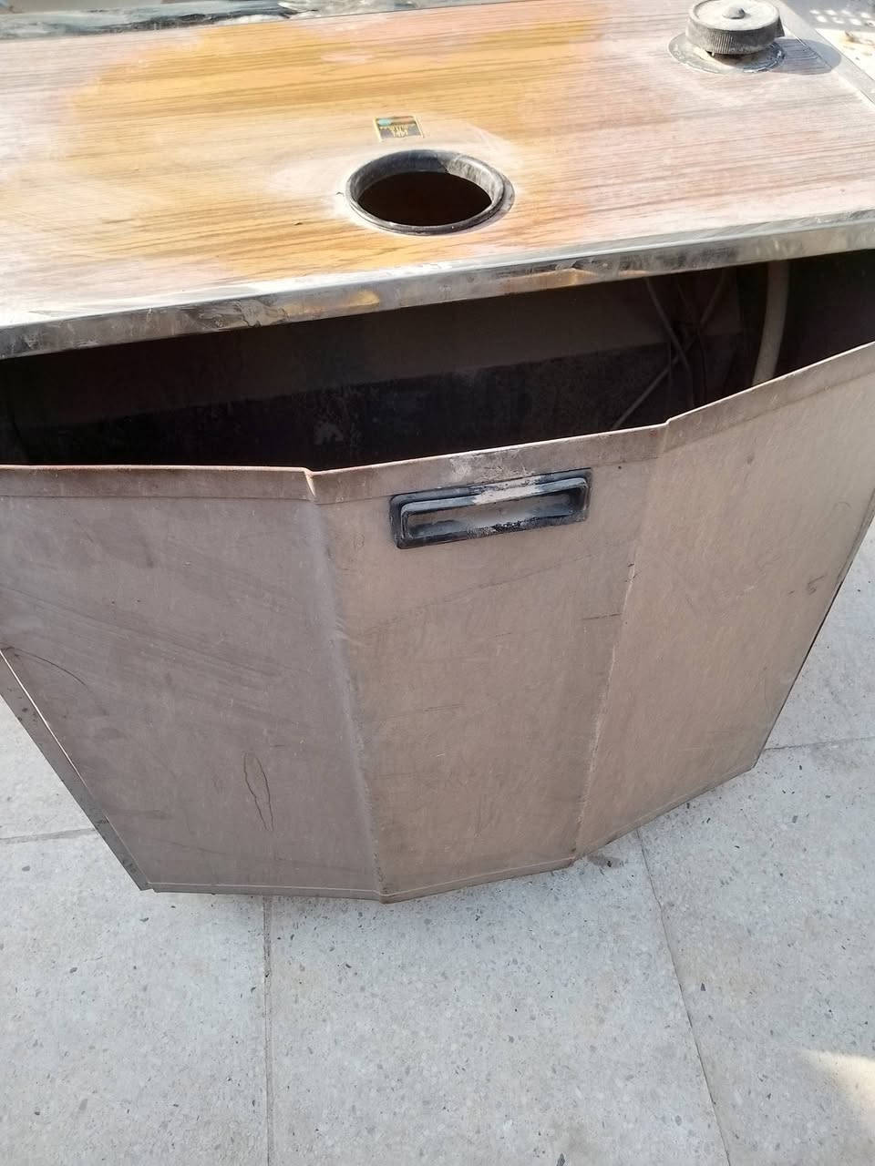 صوبه غازيه الرافدين شغاله بس متروكه يرادله تنضيف س ع ر ٥٠ الاتصال ***********
