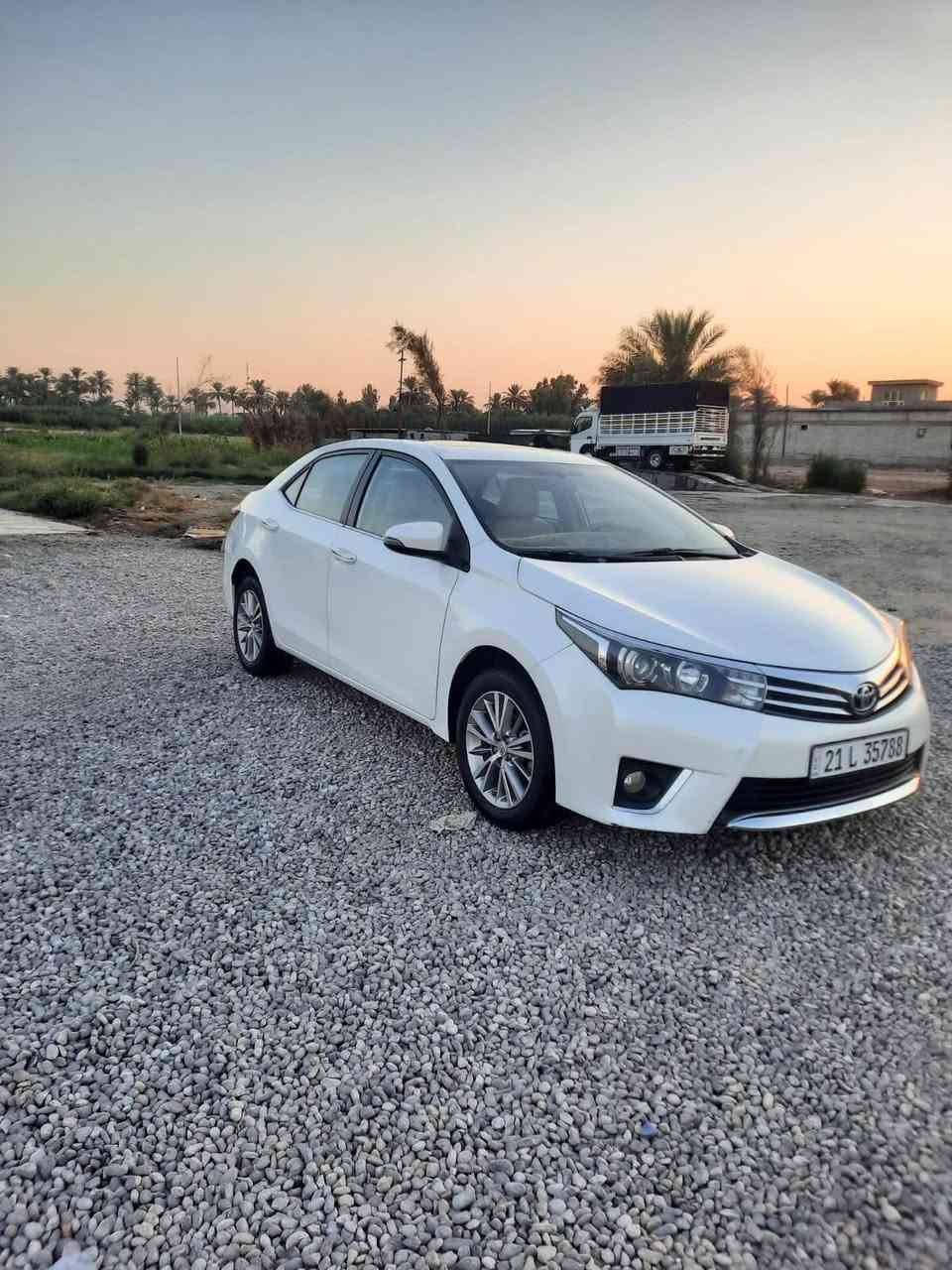 السلام عليكم 
تويوتا كورولا 2015 SAS 
فول مواصفات LIMITED GL-i 
 رقم سليمانية بسمي محرك 2000 
بصمة 
كراسي جلد 
تبريد شاشة لمس 
بصمة
يدات نيكل
شباك نيكل
حساس امامي خلفي 
كامرة خلفية
مري شفط
اشاير بل مري 
ويل كب 16 كروم تخم تاير جديد 
لد نهاري 
لايتات زينون 
جام اوتو 
تحكم ستيراً
بلوجكتر نيكل 
كروس سرعة
مراية اوتو دم 
السيارة بعدها بريحة الشركة  
ماشية : 141 الف كيلو متر شرط الفحص 
مكفولة من الصبغ الموضح بسونار شرط مو حالوب اضلع مال مسح وغسل صاير بيها ضلع 
مكان السيارة : ديالى المقدادية 
للاستفسار : ***********السعر ١٥٣ وبيهة مجال بسيط
