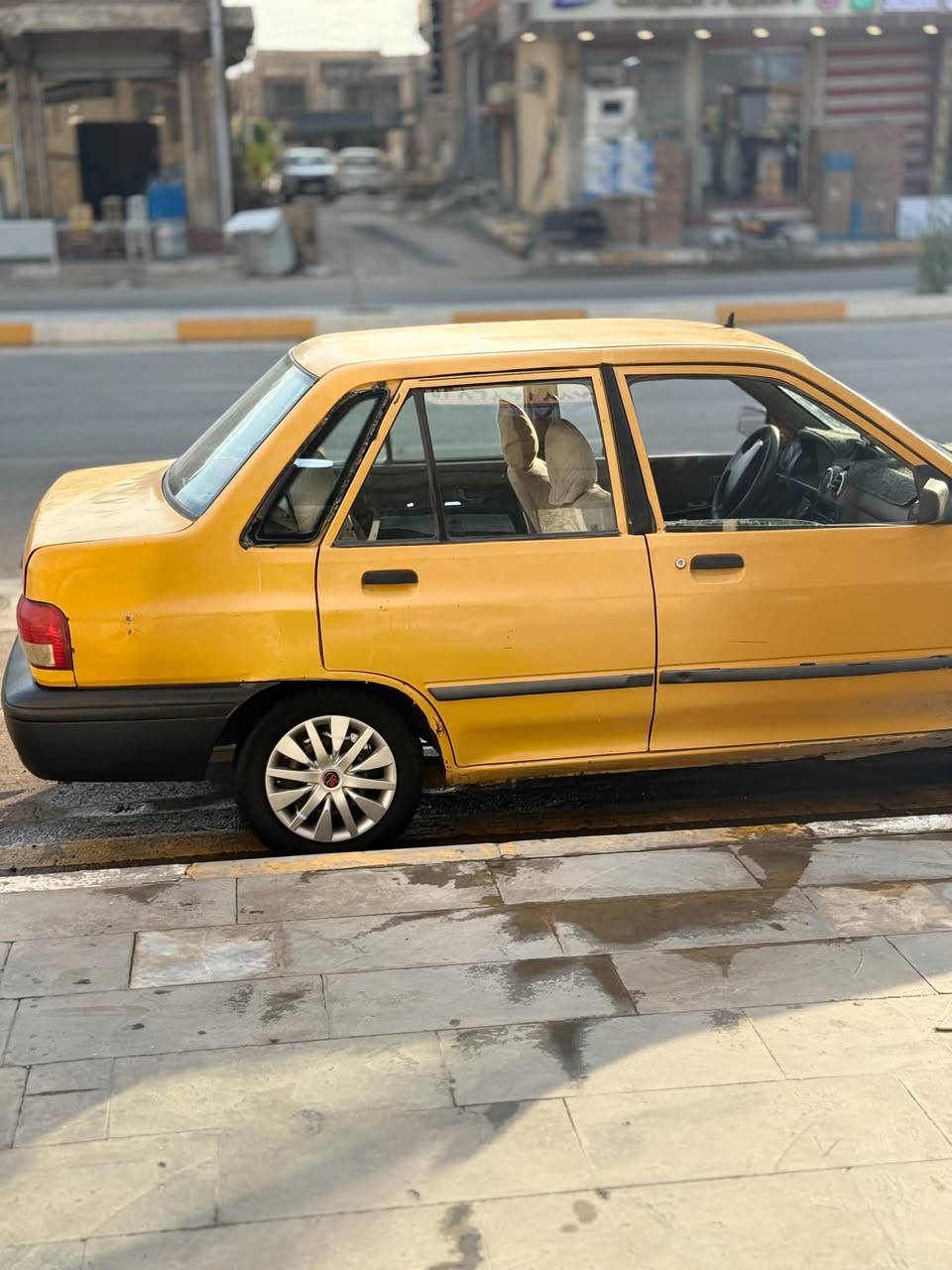 للبيع • سيارة • بدون تفاصيل