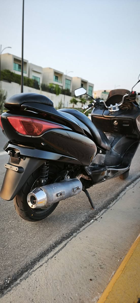 السلام علیکم،هاوڕێیان
Honda forza 08

_مەکینە 250cc
_گێڕو مەکینەو کارەبایی بەشەرت
_تایەی دواوەی تازە گۆڕاوە 
پێشەوەش تازەیە هێشتا
_ڕۆنی باشی تازە بۆگۆڕاوە، و بەنزینی باشی تێکراوە

_شوێن سلێمانی:***********
