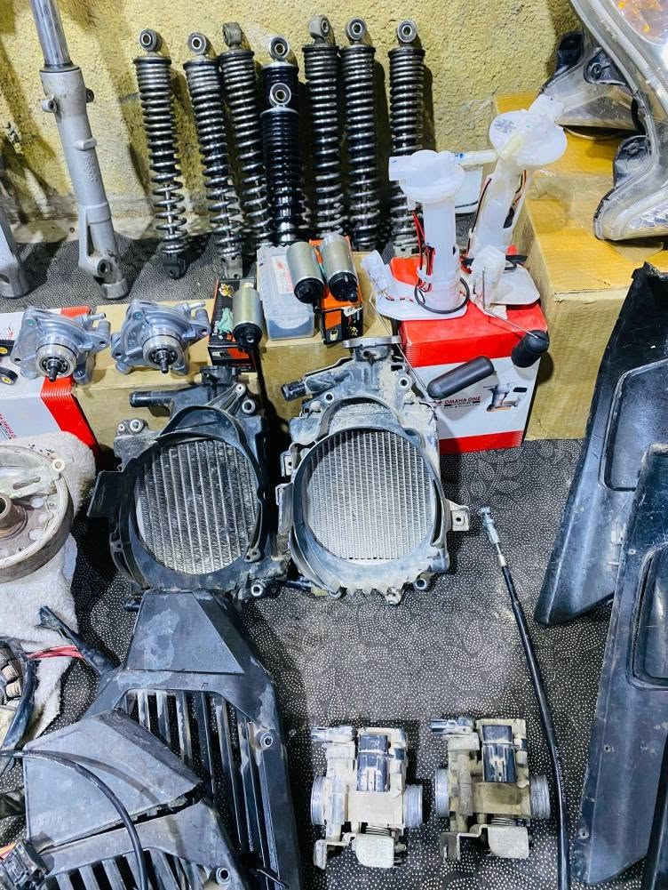 السلام عليكم، متوفر غراض تفصيخ بلادي مال pcx (بيسي  اكس) الجيل الاول فقط فقط مكاني بغداد شهداء البياع يوجد توصيل جميع المحافظات، رقمي *********** اي استفسار اتصال او مراسلة واتساب فقط غير متواجد ع الفيس ومتوفر تصليح وبلخدمة
