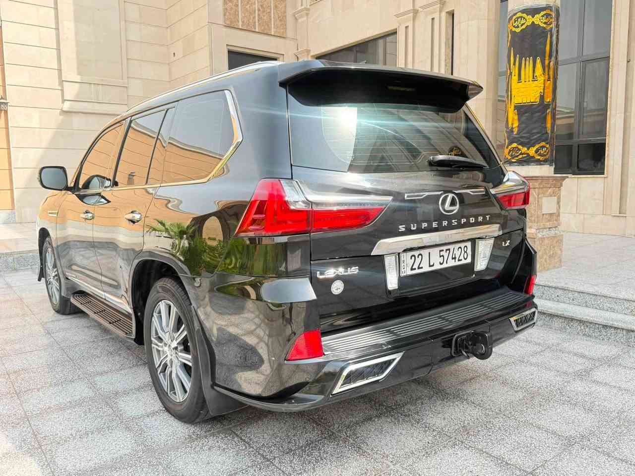 السلام عليكم شباب
للبيع لكزز 2016 
كاز كاز 
وارد اوربي بيهة 3 قطع كلير 
8 سلندر 
السعر 450 ورقه 
*********** 
العنوان بغداد ( البلديات )
