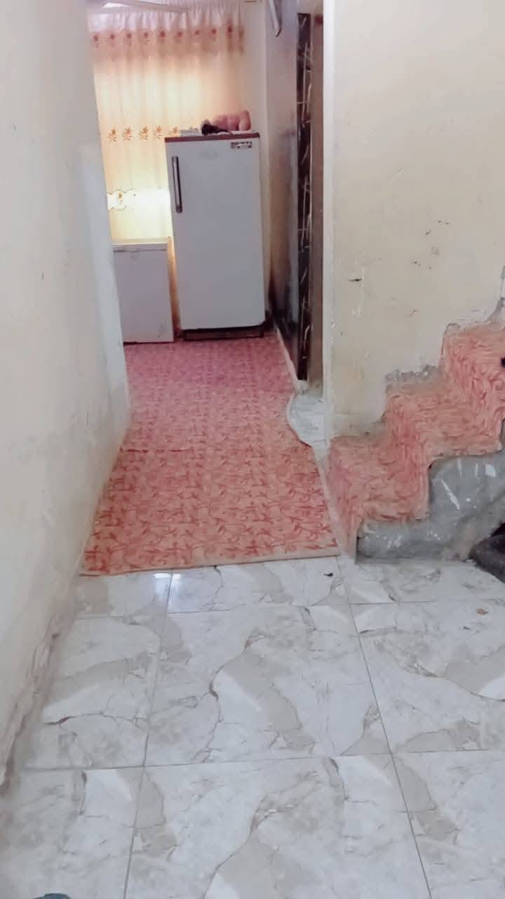 دار للبيع نزلة العيساوي ١٣٠ متر يم مدرسة الصادق الامين
غرفة
صالة 
مطبخ 
استقبال 
صحيات 
للاستفسار الاتصال ***********
***********
او زيارة مكتب أحمد الخفاجي لبيع وشراء العقارات 
طريق السنية مقابل عمود 650
