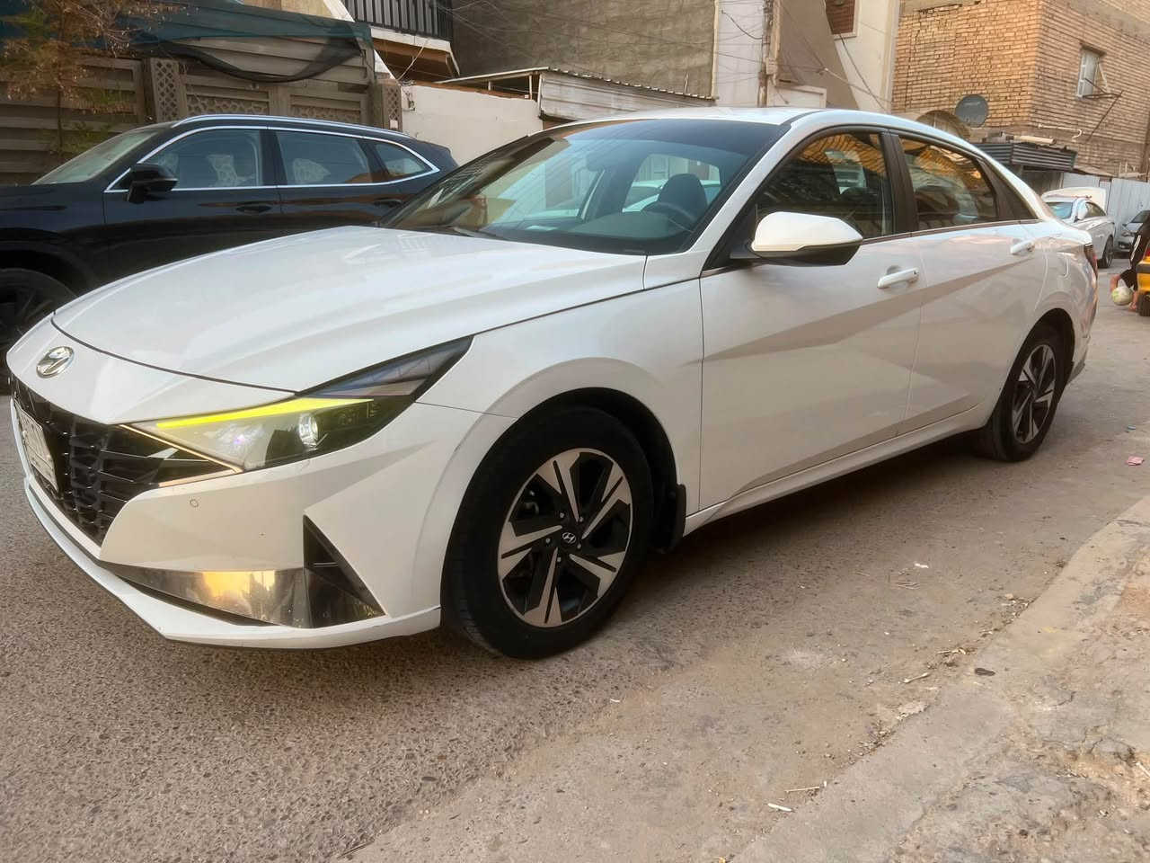 النترا 2021 خليجي مكفول
فول مواصفات واحد ع واحد 
 رقم بغداد ب اسمي 
محرك 2000
فتحه
بصمة 
شحن لاسلكي 
ماشيه 105
السعر 142 و بيها مجال 
العنوان /بغداد 
***********
