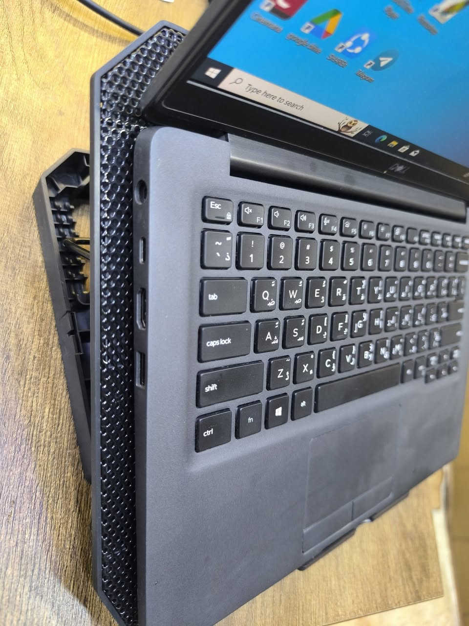 لابتوب    DELL LATITUDE 7400
بمواصفات مناسبه للبرامج  المكتبية  والحسابية والتصفح والأمن السيبراني  .
بسعر255 الف دينار عراقي 
#ويشمل السعر حقيبة وماوس والتوصيل مجانا لكافة محافظات العراق 
Cpu Ci5-8365U    جيل ثامن 
Hard 256GB nvme قابل للتطوير 
Ram 8gb ddr4         قابل للتطوير 
14.1 screen 
Back-light Ar-En ضوئي 
Charger dell شاحن اصلي 
يمكن للزبون فحص اللابتوب وتشغيله والتأكد من المواصفات قبل الاستلام  اللابتوب.
#نسبة النظافة مائة بالمائة 
#بطارية ممتازة 
ضمان لمدة عشرة  أيام للفحص في حالة وجود خلل مصنعي تستبدل بنفس الموديل حصرا 
#مكتب الابداع الهندسي 
موصل /موصل الجديدة بين مجسر الجديدة ودورة عبواليسي بمحلات الكنيسة 
/مكتب الابداع الهندسي/للتواصل والحجز 
*********** واتس.
