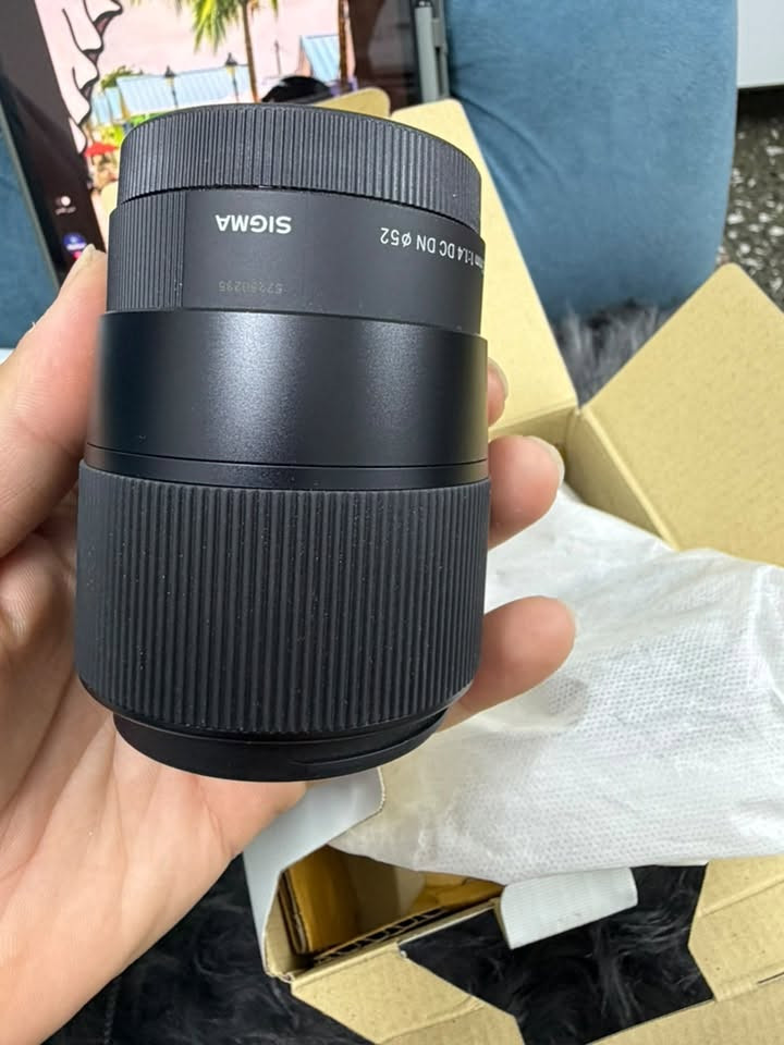 كاميرا Sony Zv-E10
مع عدسة اضافية Sigma 23mm F1.4 Dc Dn

استخدام الكاميرا قليل جداً ونظيفه 
سعرا 300 الف وبيها مجال بسيط 
ماعندي توصيل مكاني بغداد

‭***********‬

