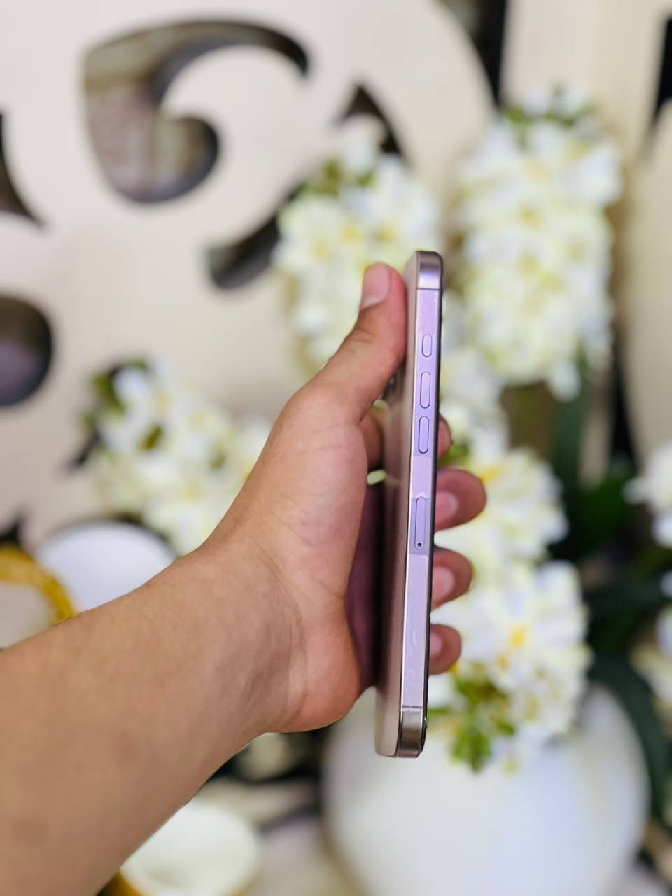 🔥 iPhone 16 Pro Max للبيع 🔥
• المساحة: 256GB
• البطارية: 88%
• الشريحة: تك سيم (SIM)
• الحالة: نظيف جداً وبشرط الفحص بالكامل 
📱 للطلب أو الاستفسار: تواصل معنا عبر الخاص أو الواتساب: [***********]

نص مكتوب في الصور:
- حول iPhone الاسم إصدار iOS 26.6 اسم الطراز iPhone 16 Pro Max رقم الطراز MYWJ3J/A الرقم التسلسلي M0YQLOL03V الأغاني الفيديوات الصور السعة ٢٥٦ غ.ب. متوفرة ٢٣٤,٩٧ غ.ب. عنوان Wi-Fi 80:96:98:CC:E4:CD Bluetooth 80:96:98:97:33:2A البرنامج الثابت للمودم 2.70.01