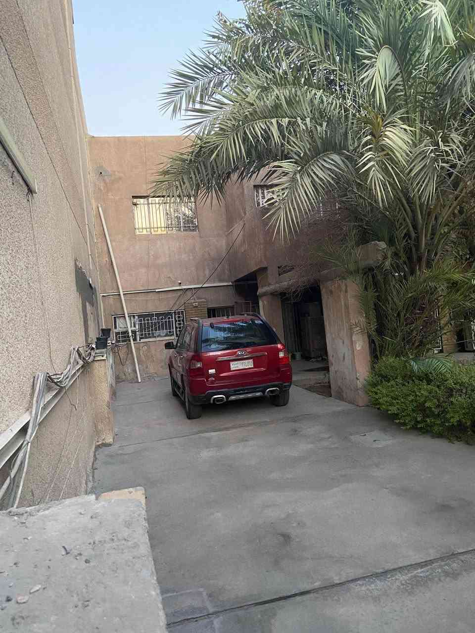 عقار في بغداد الجديدة حي الخليج قرب فلكة الكاتب عدل سابقا مساحة 400 متر واجهة 11.5 نزال 35 الطابق الارضي بناء قديم الطابق الثاني بناء سنة 2009 البيت مسلح اي تفاصيل تحبون تعرفوها هذا رقمي واتساب متوفر السعر قفل اخوان بلا زحمة .
*********** بغداد, العراق
