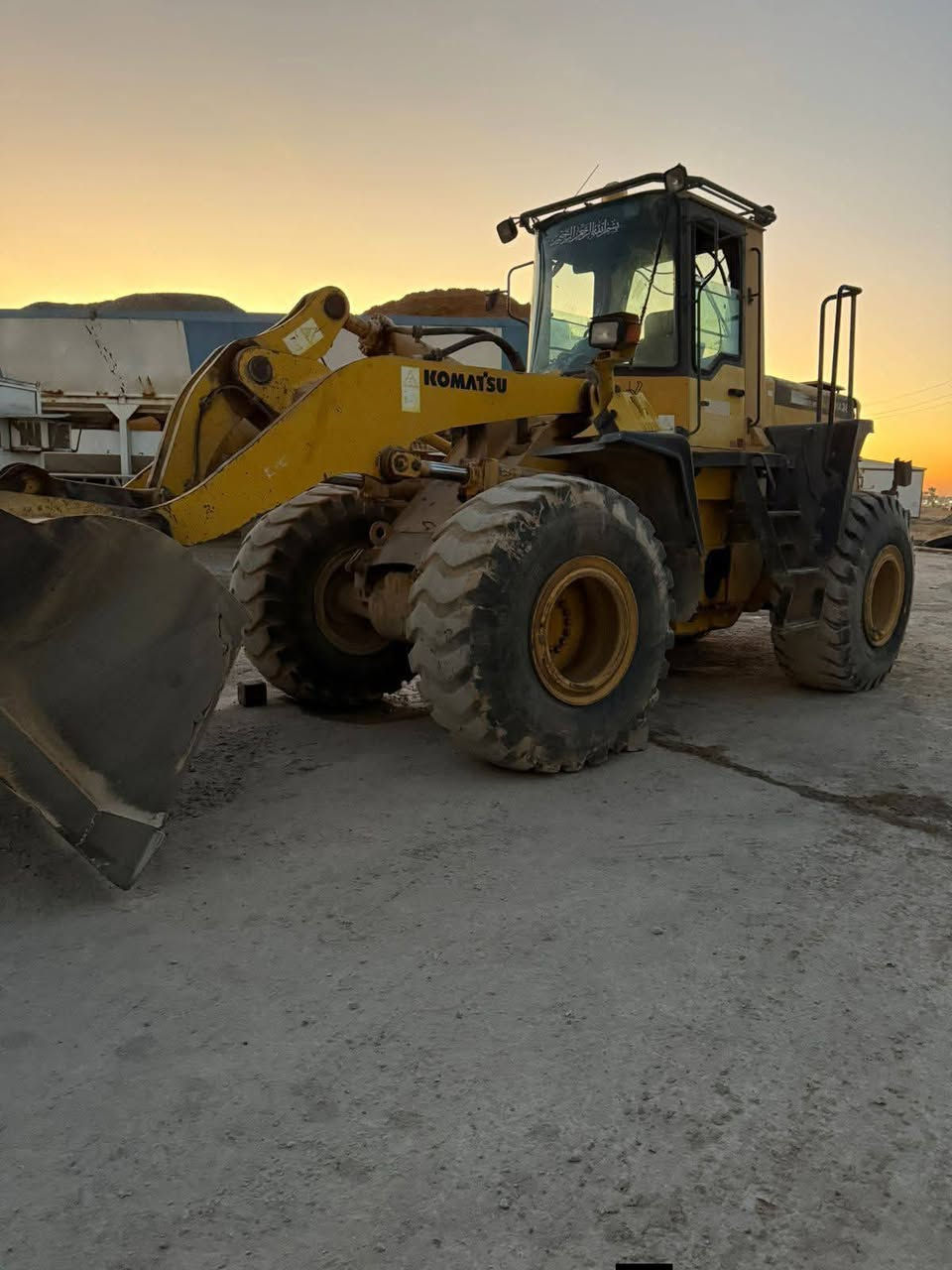 كوماتسو WA380-3 • موديل ١٩٩٩ • المحرك عاطل