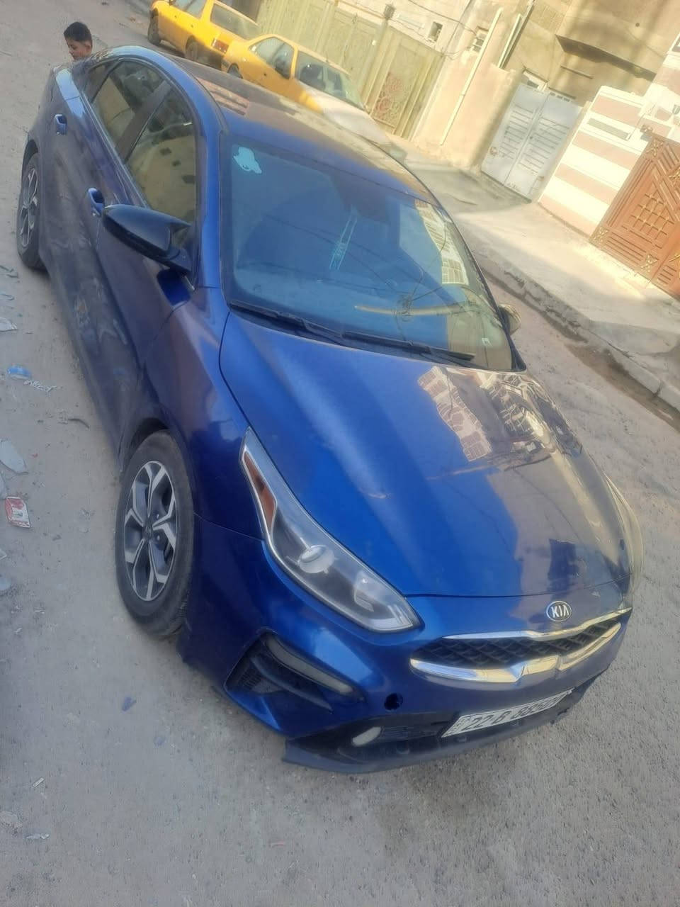 السلام عليكم 👋
*للبيع: كيا فورتي 2021* 🚗  

*اللون*: أزرق 

*المنشأ*: وارد أمريكي  

*الرقم*: أربيل 22

*المكان*: بغداد

*المواصفات:*

- نصف فول 

- رادار أمامي + مثبت سرعة + تحكم سير

- كامرة دوارة

- تحكم ستيرن 

- ايرباكات سليمة

- كير: سيفيتي

- مكينة: 2000 دوش

- ماشيه 77ميل

*الضرر:*  

- موضوح بالصور والسونار 

*السعر: خاص

*للاستفسار:* 

*********** واتساب 

---

الصور واضحة وتبين نظافة السيارة من الداخل والخارج والمكينة
