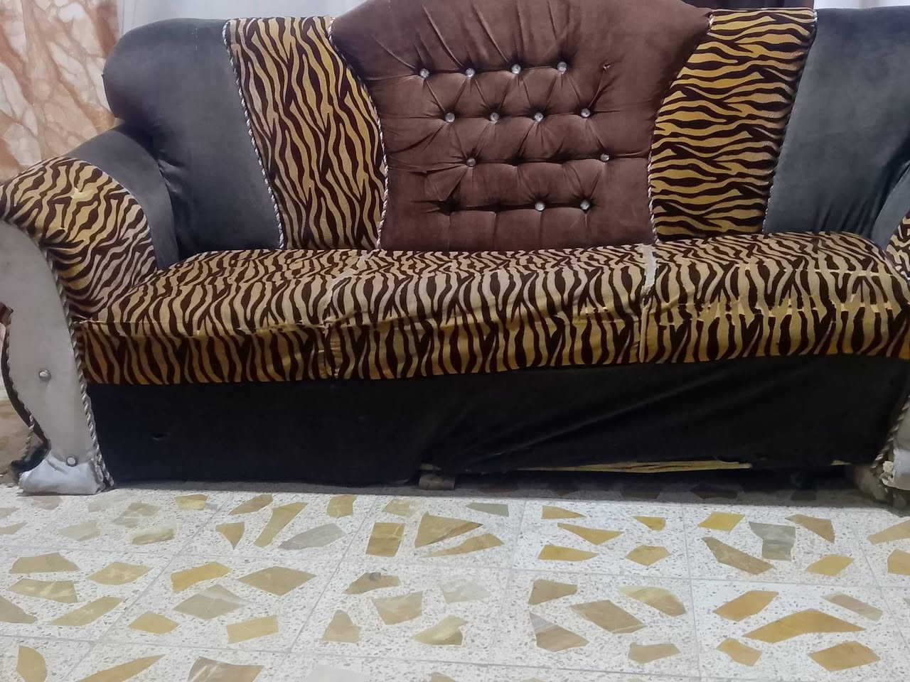 قنفات مستعملة للبيع ***********
