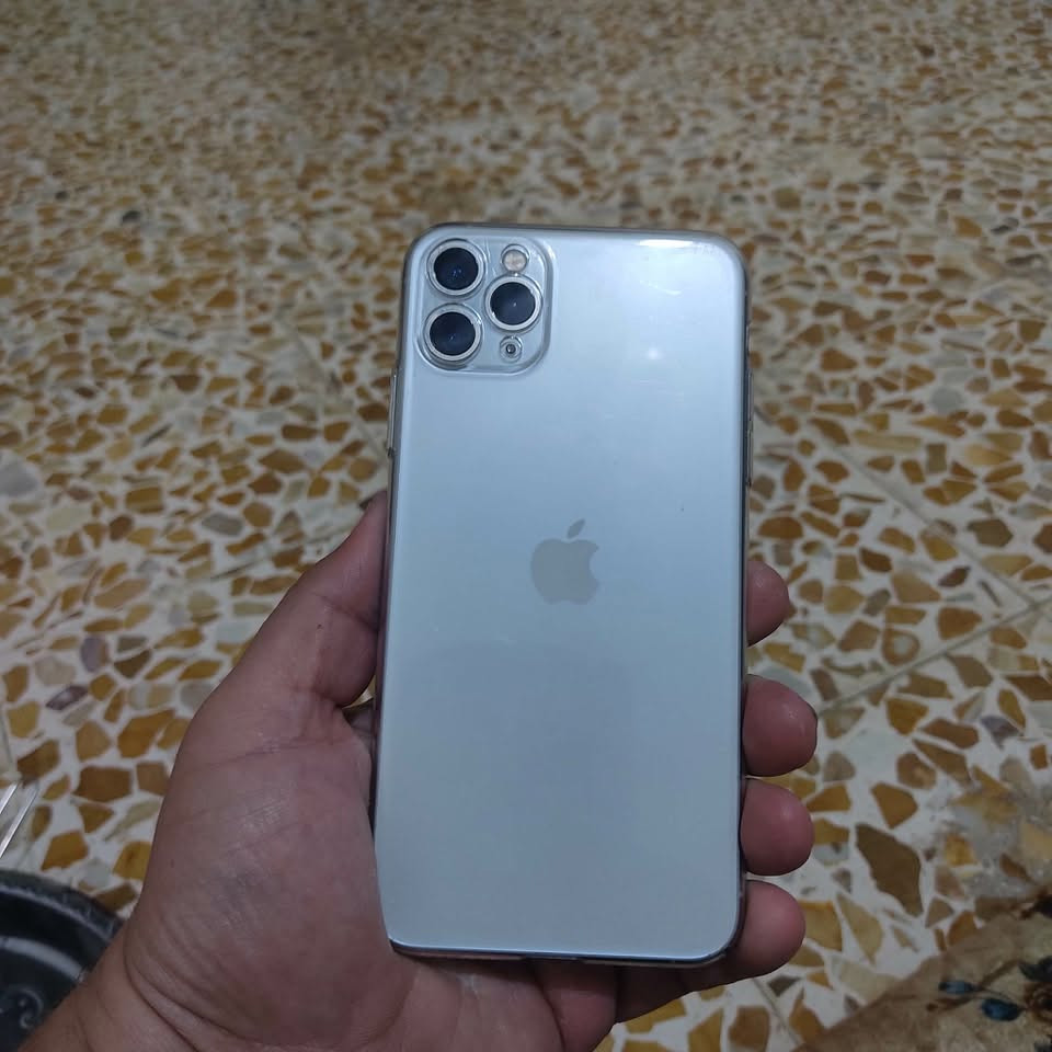 ايفون ١١ برو ماكس ذاكرة ٥١٢ دبل سيم كرت شرق اوسط مبدل شاشة و بطارية البطارية ١٠٠  شغال فول السعر ٢٩٠ 
***********
