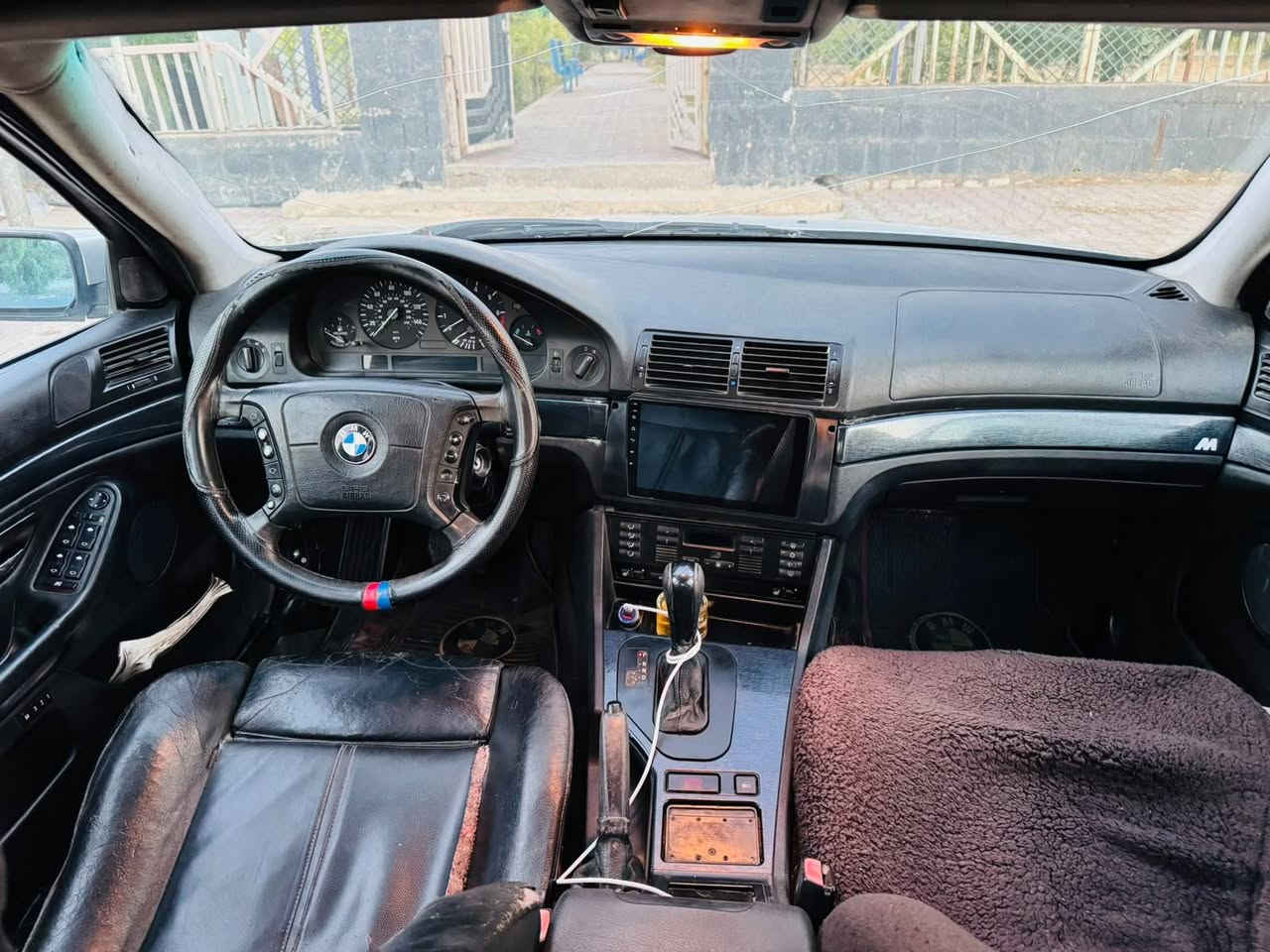 BMW  M 

بؤ فروشتن   موديل 2002 //530iA دبڵ ديجيتاڵ
گير و مةكينةي بةشةرت//گير توماتيك// سبورت // عادي
مواسةفات ///
سوكان فوليوم و // سوكان. ئيم //تحديد  سورعة/ 
ئاوێنە کارەبایی  //هیتەر//ئاوێنەی ناوەڕاست ئۆتۆی
ناو  رةش. ناو جلد
كوشن جلدو  //كوشن  //كوشن هيتر
كيرو مةكةينةو تةبريد و ساردو گەرم 
تحويل ناکرێت .
 سةنةوي2002 موديلي 
 سەیارەکە تازه یە 
سةيارةكة باكو خاوينة مالي دوستة تازە سێرڤزم بۆ کردوە
تكاية مشتةري نيت تةلةفون مةكة  
ژ. م ***********
*********** شمشمل, السليمانية
