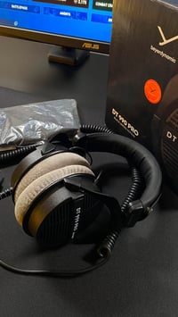 للبيع ( dt 990 pro black edition )استخدام فقط ( يومين ٢ ) رقمي 0772864...