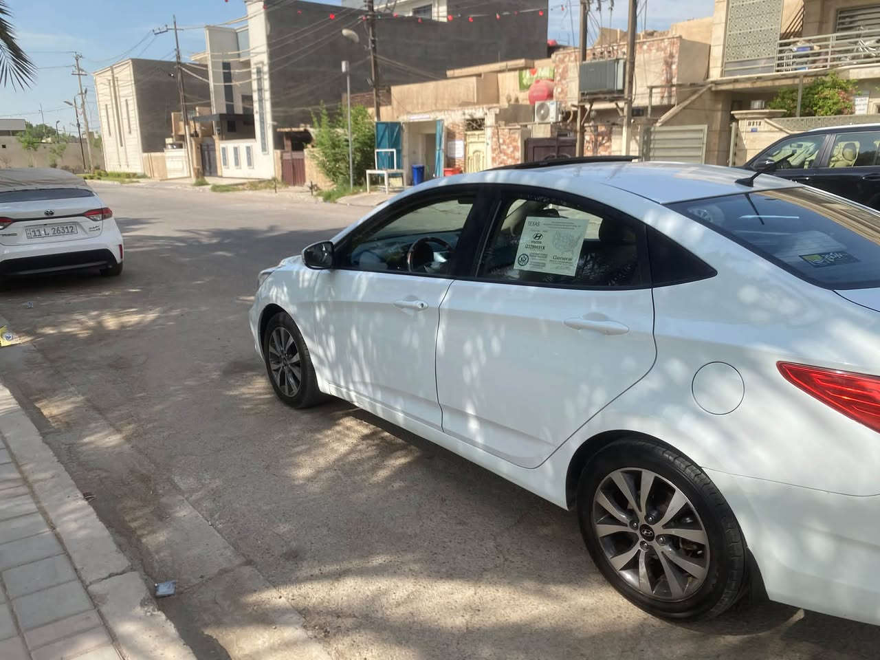 السلام عليكم 
اكسنت خليجي ٢٠١٥ رقم بغداد الجديد
محرك ١٦٠٠ كير تبريد صدر ممتازات سياره جاهزه ماشيه ٩٠٧٠٠ كيلو متر محرك مامفتوح
بيه صبغ ربع البنيد وشويه من الجاملغ ومكان الرقم في صندوق السياره ومؤشر على مكان الصبغ سعر ٩٦$ وبيه مجال 
الاتصال ***********
عنوان بغداد الكرخ

نص مكتوب في الصور:
- توصيف