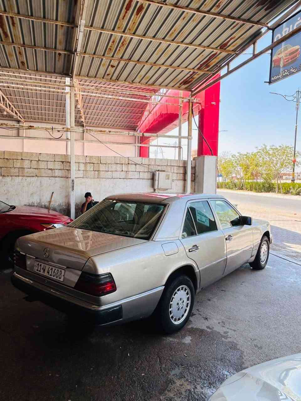 ***********السلام عليكم مارسيديس موديل 93 بسمي. كير محرك تخم تاير صدر محرك بطه ثنين ونص رقم بغداد بيه نقص بس التبريد ()
