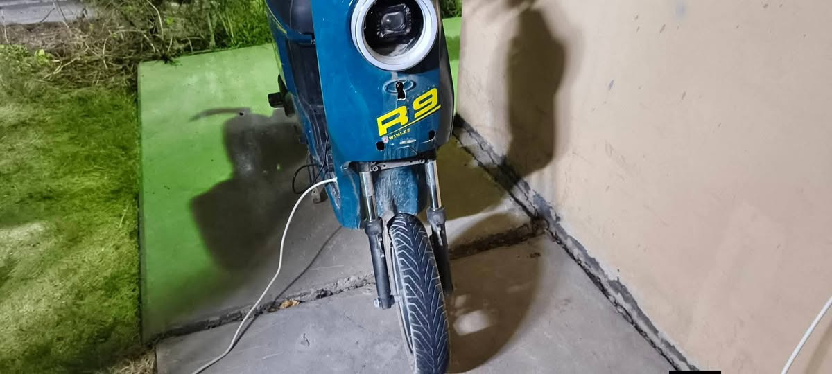 سلام عليكم r9  للبيع دراجه نقوصات بسيطه مثل ماموضح بلصور كلشي شغال كهربائيات بطاريه نضيفه 
رقم ***********
مكاني ديالى

